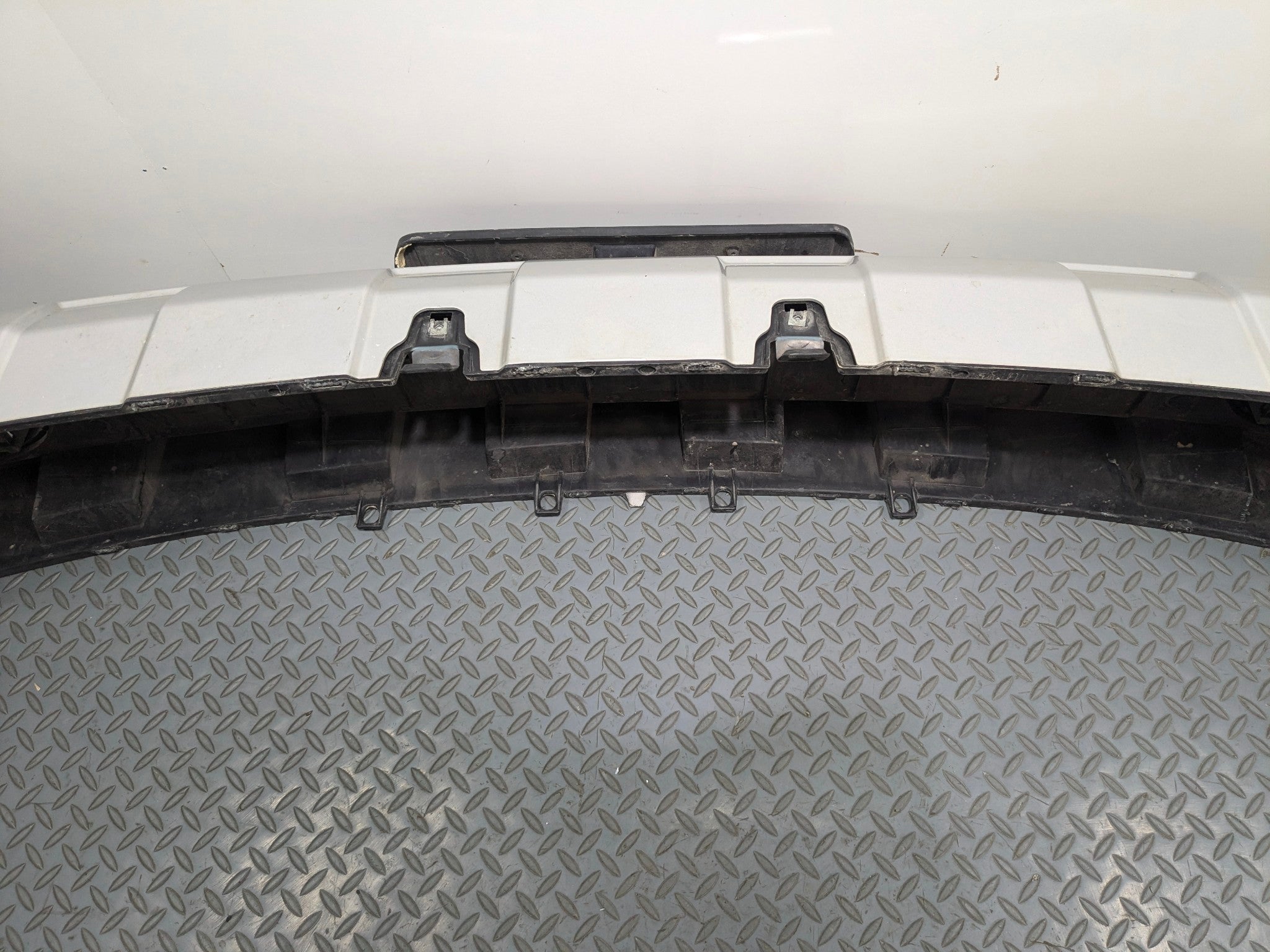 03 - 2005 LAND ROVER RANGE ROVER OEM FRONT BUMPER COVER ASSEMBLY ZAMBEZI SILVER