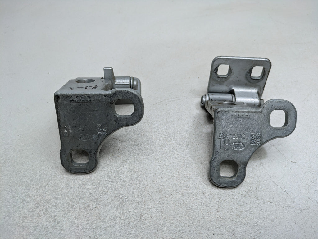 2003 - 2005 LAND ROVER RANGE ROVER OEM DOOR HINGE SET UPPER AND LOWER REAR LEFT