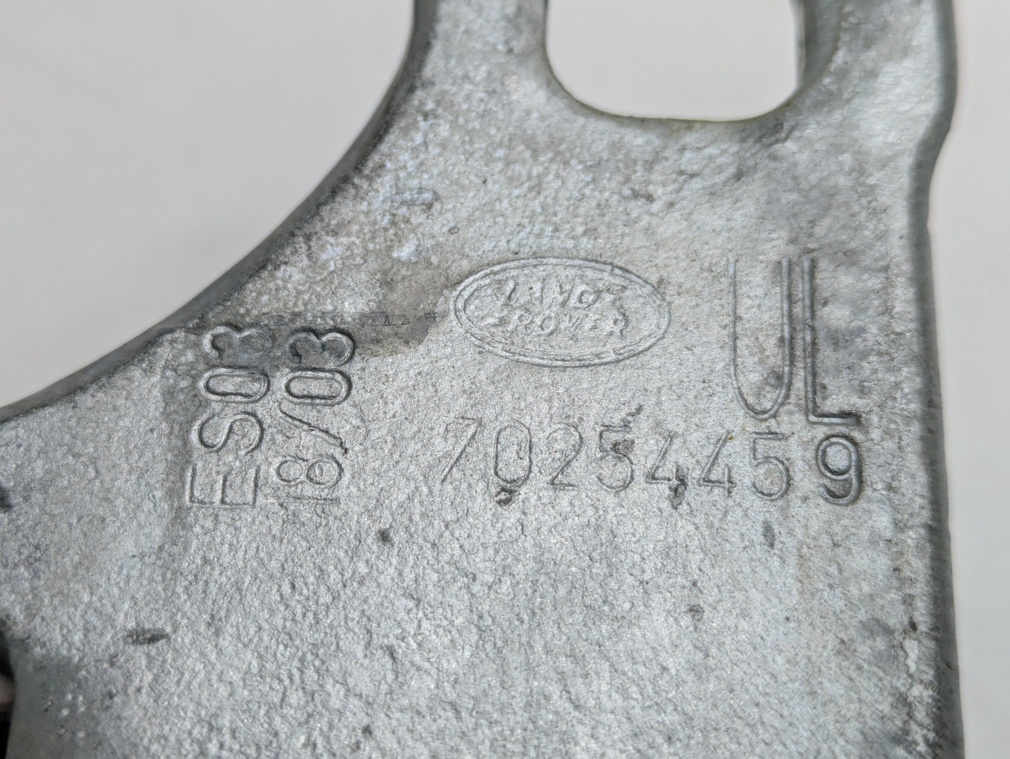 2003 - 2005 LAND ROVER RANGE ROVER OEM DOOR HINGE SET UPPER AND LOWER REAR LEFT