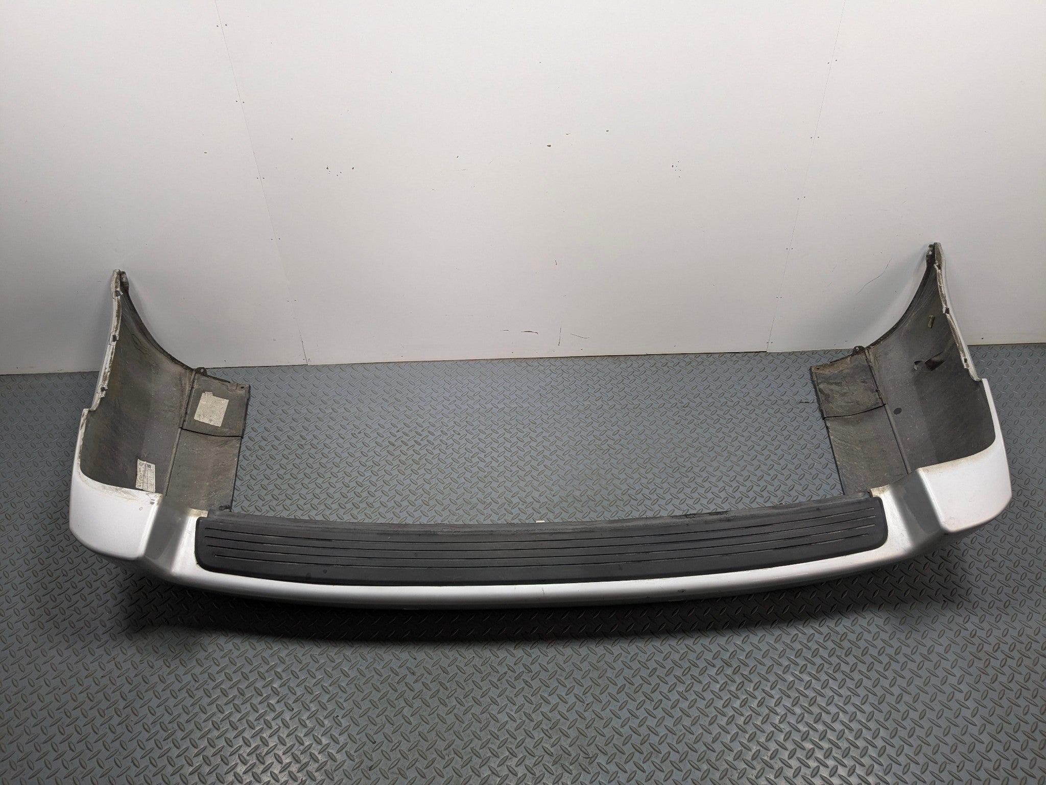 2003 - 2005 LAND ROVER RANGE ROVER OEM REAR BUMPER COVER PANEL WITH PARK ASSIST