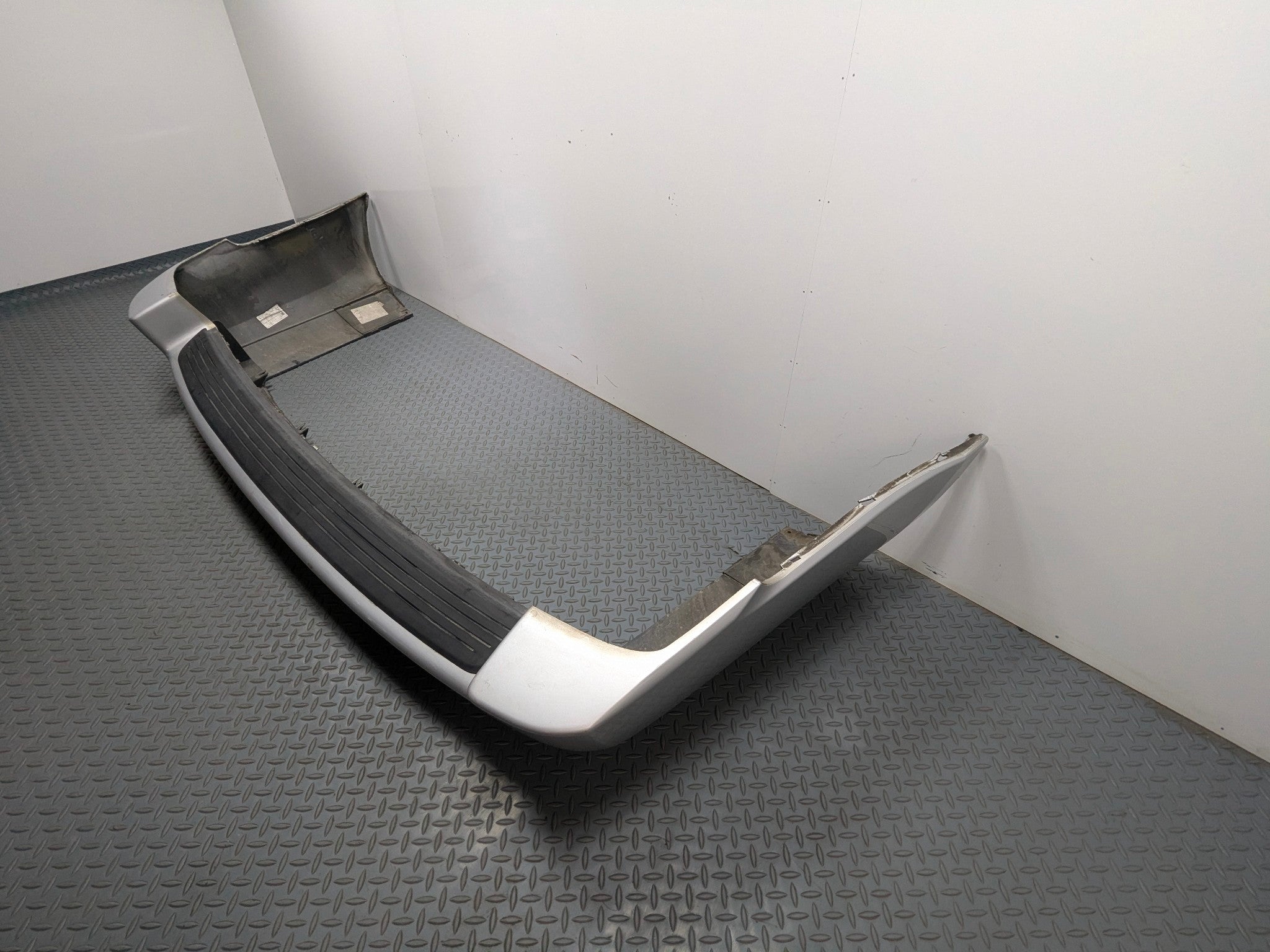 2003 - 2005 LAND ROVER RANGE ROVER OEM REAR BUMPER COVER PANEL WITH PARK ASSIST