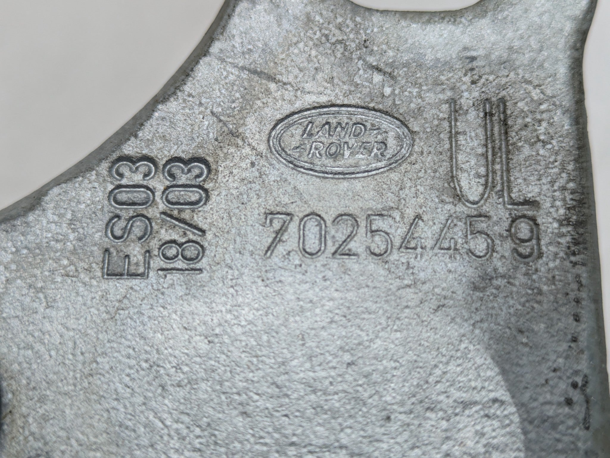 2003 - 2005 LAND ROVER RANGE ROVER OEM DOOR HINGE SET UPPER AND LOWER FRONT LEFT