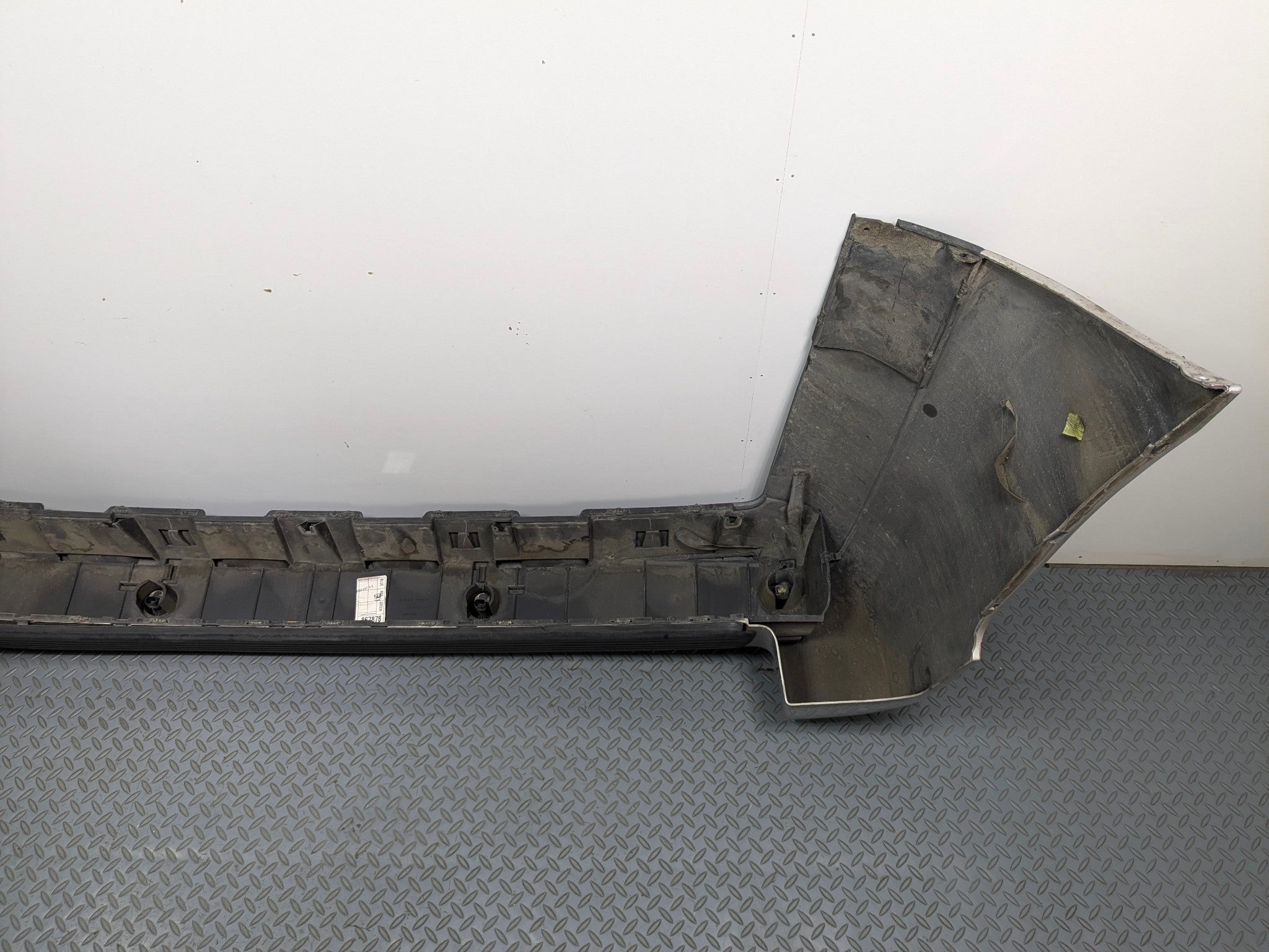 2003 - 2005 LAND ROVER RANGE ROVER OEM REAR BUMPER COVER PANEL WITH PARK ASSIST