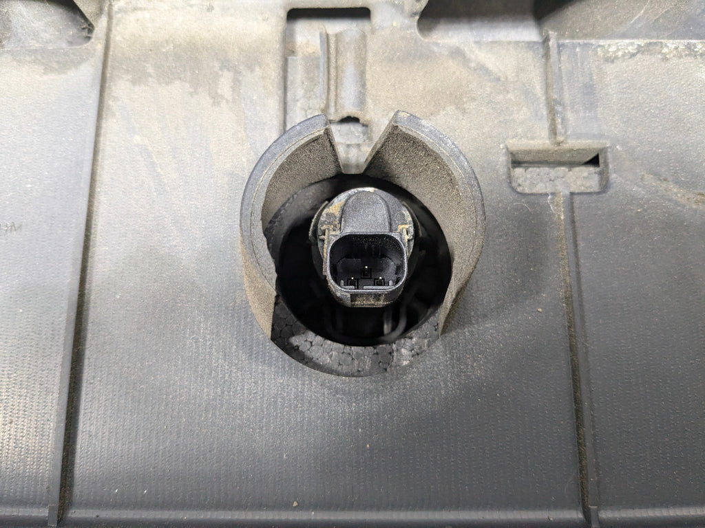 2003 - 2005 LAND ROVER RANGE ROVER OEM REAR BUMPER COVER PANEL WITH PARK ASSIST