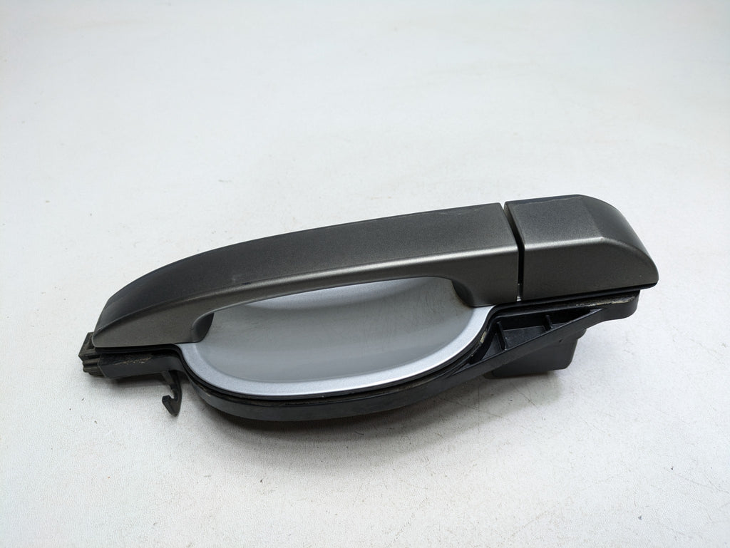 03 - 05 LAND ROVER RANGE ROVER OEM EXTERIOR DOOR HANDLE REAR LEFT DRIVER SIDE
