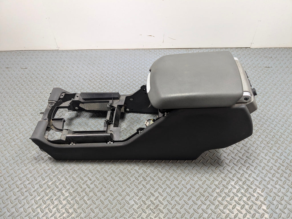 2003 - 2005 LAND ROVER RANGE ROVER OEM CENTRE CONSOLE ARMREST BLACK ASSEMBLY