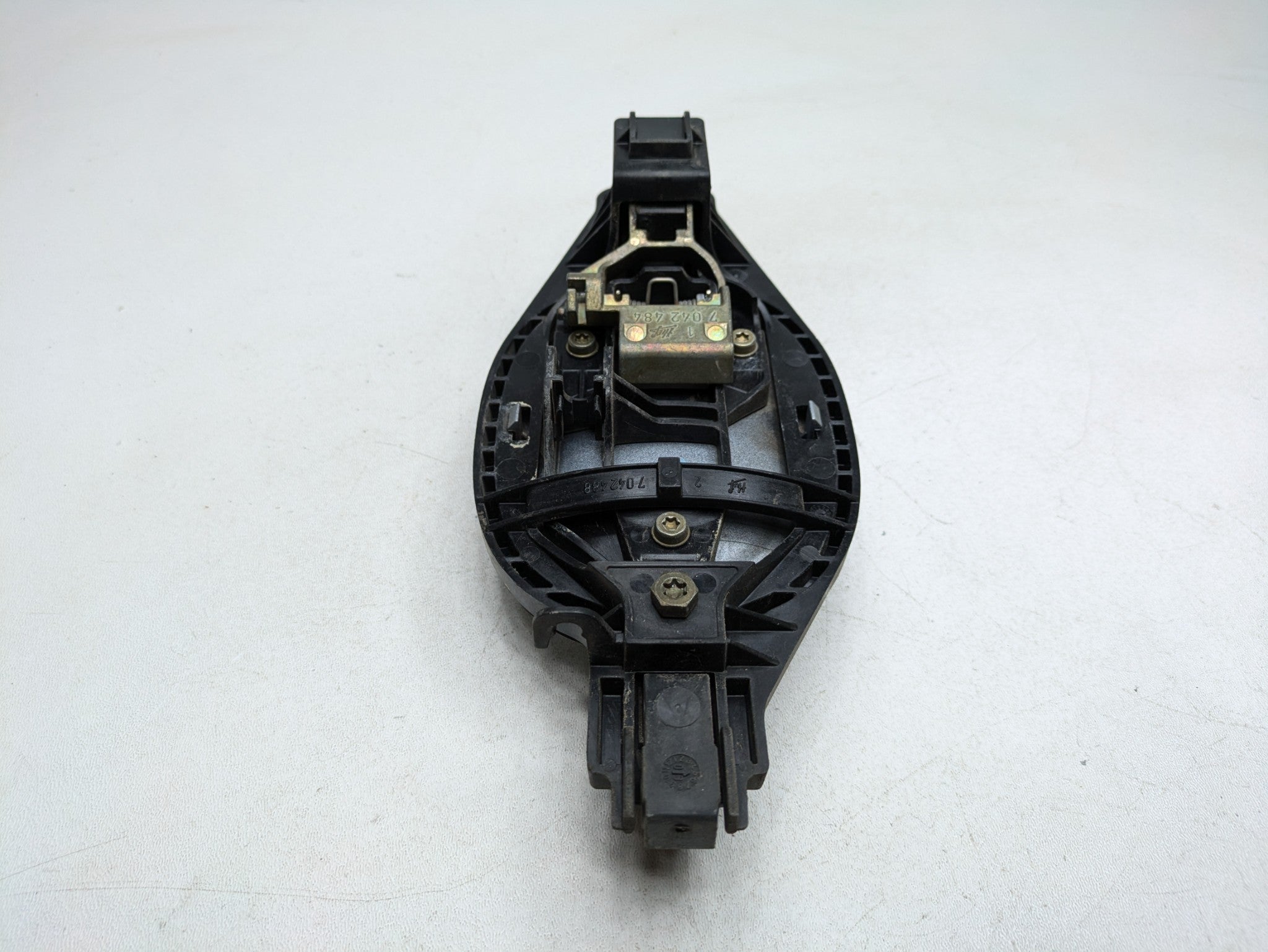 03 - 05 LAND ROVER RANGE ROVER OEM EXTERIOR DOOR HANDLE REAR LEFT DRIVER SIDE