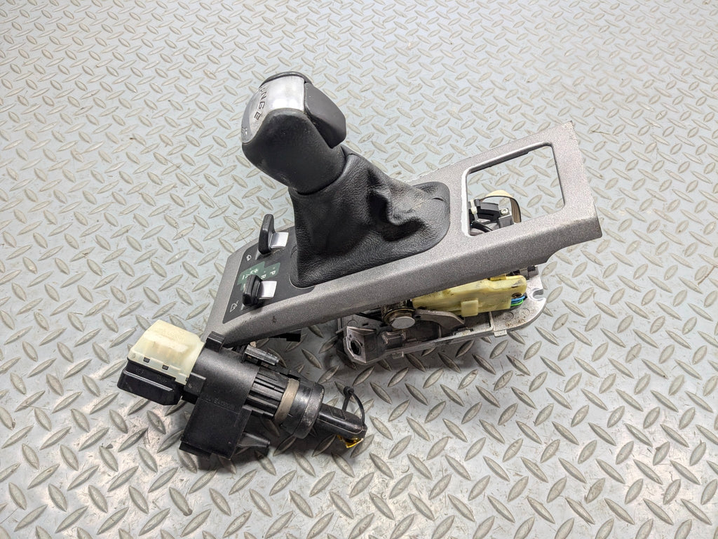 2003 - 2005 LAND ROVER RANGE ROVER OEM AUTOMATIC TRANSMISSION GEAR FLOOR SHIFTER