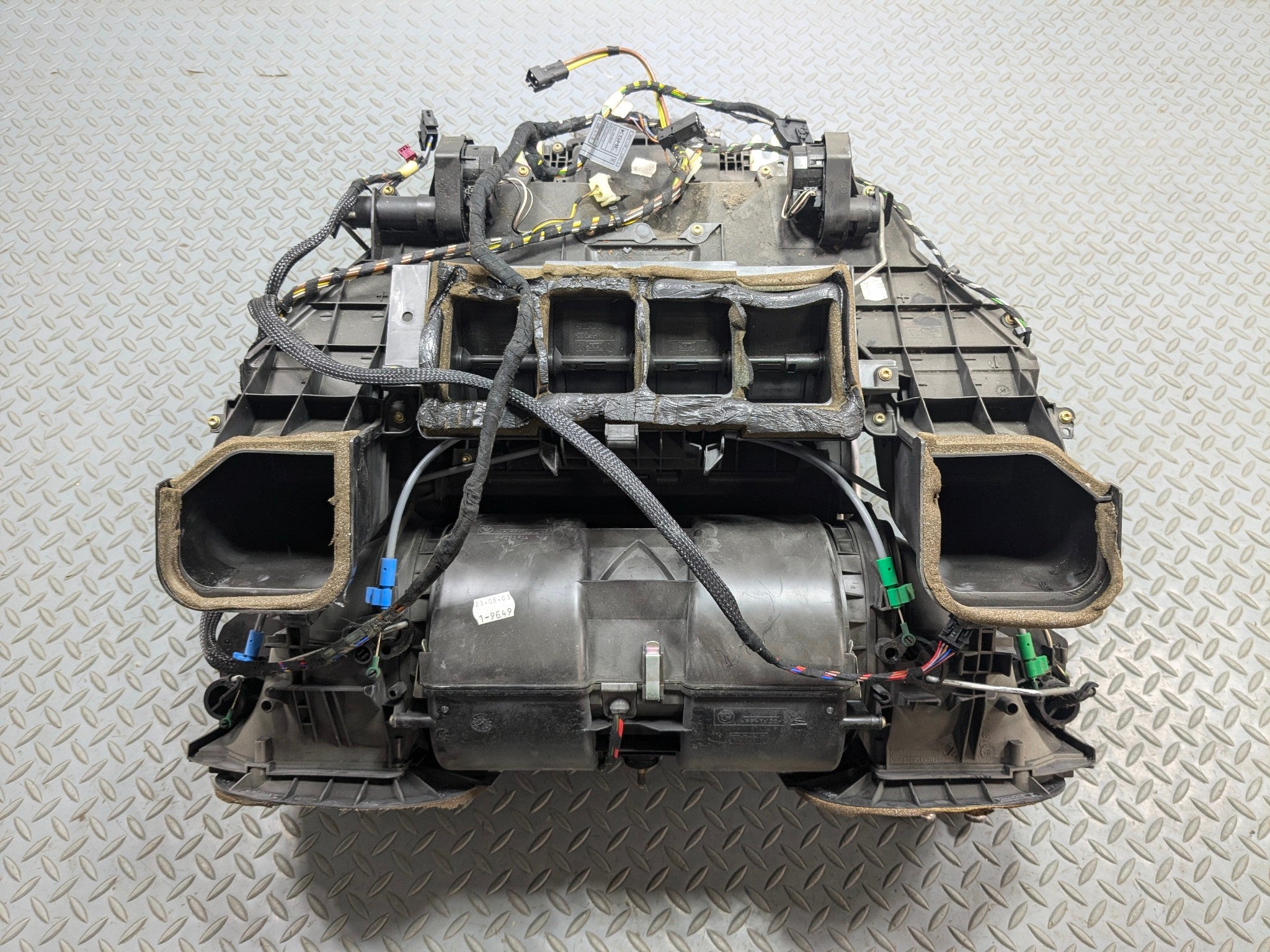 03 - 05 LAND ROVER RANGE ROVER OEM HVAC AC EVAPORATOR CLIMATE HEATER ASSEMBLY