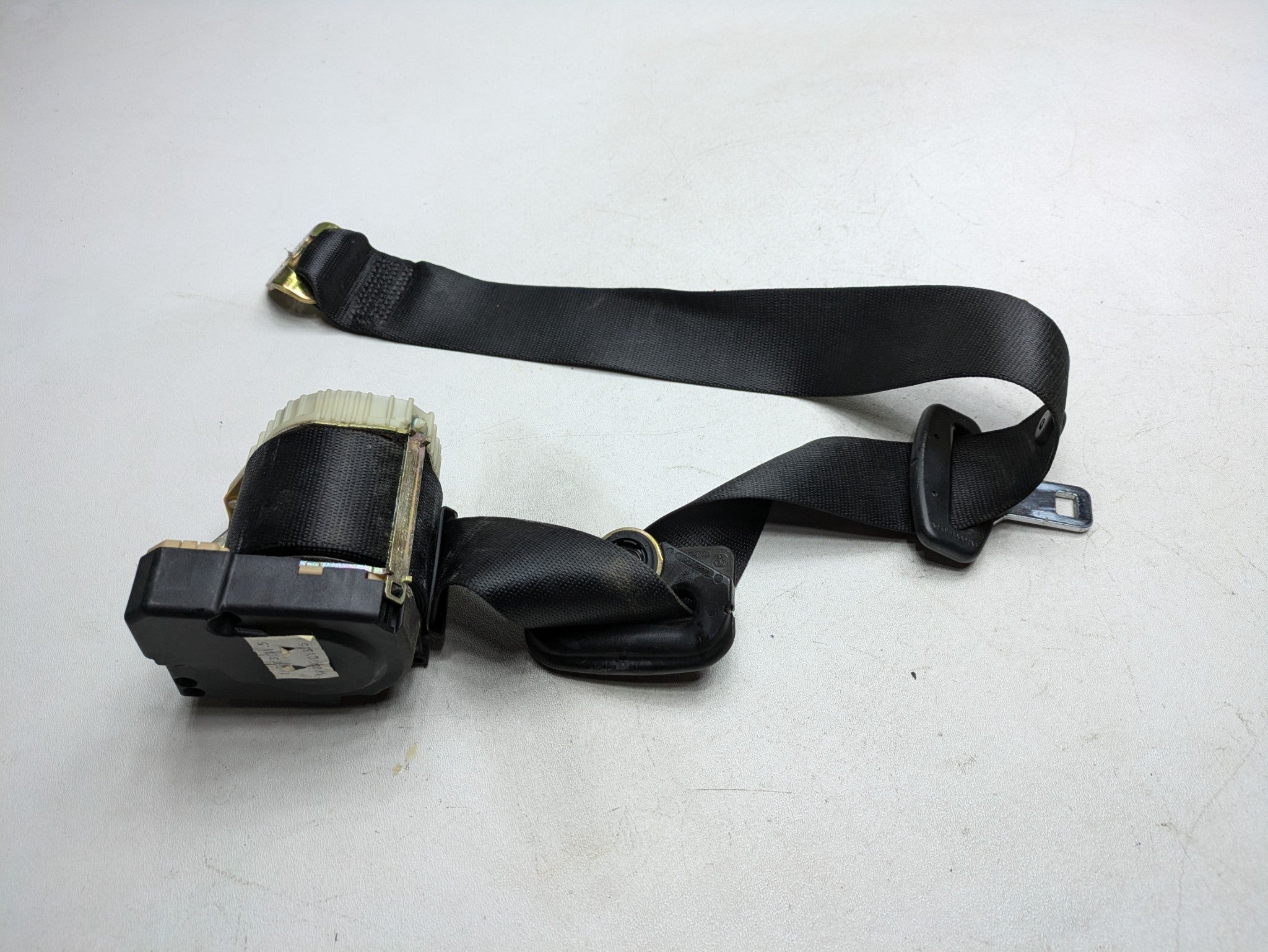 2003 - 2005 LAND ROVER RANGE ROVER OEM SEAT BELT RETRACTOR BLACK REAR LEFT SIDE