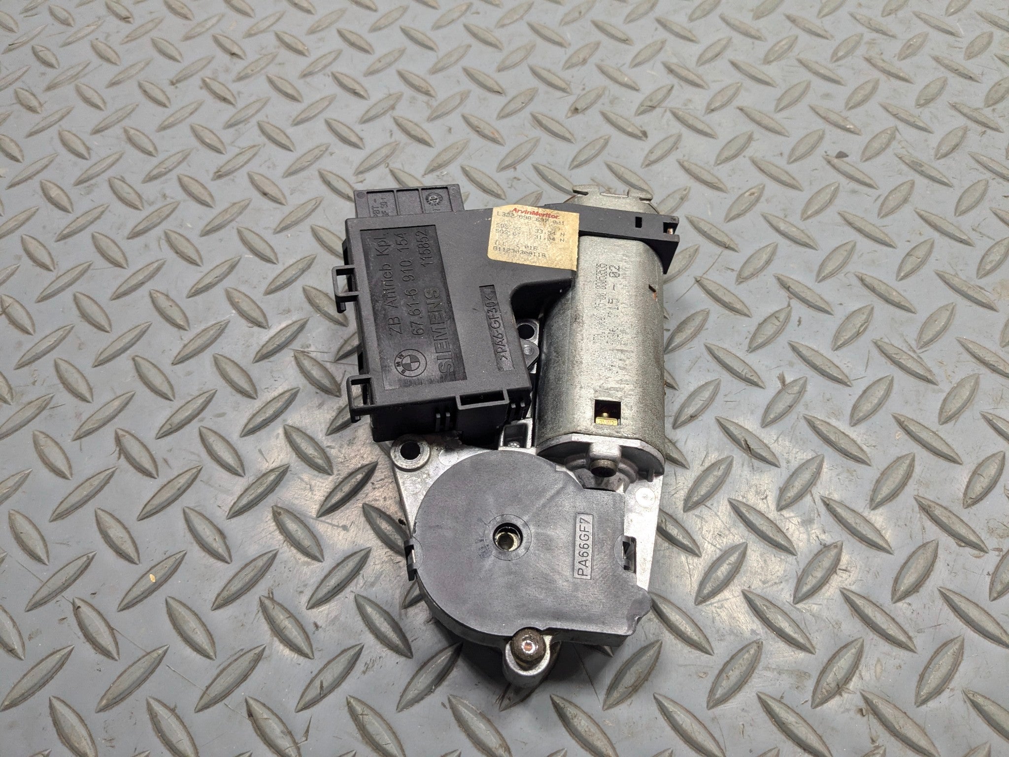 2003 - 2005 LAND ROVER RANGE ROVER OEM SUN ROOF WINDOW GLASS SLIDING POWER MOTOR