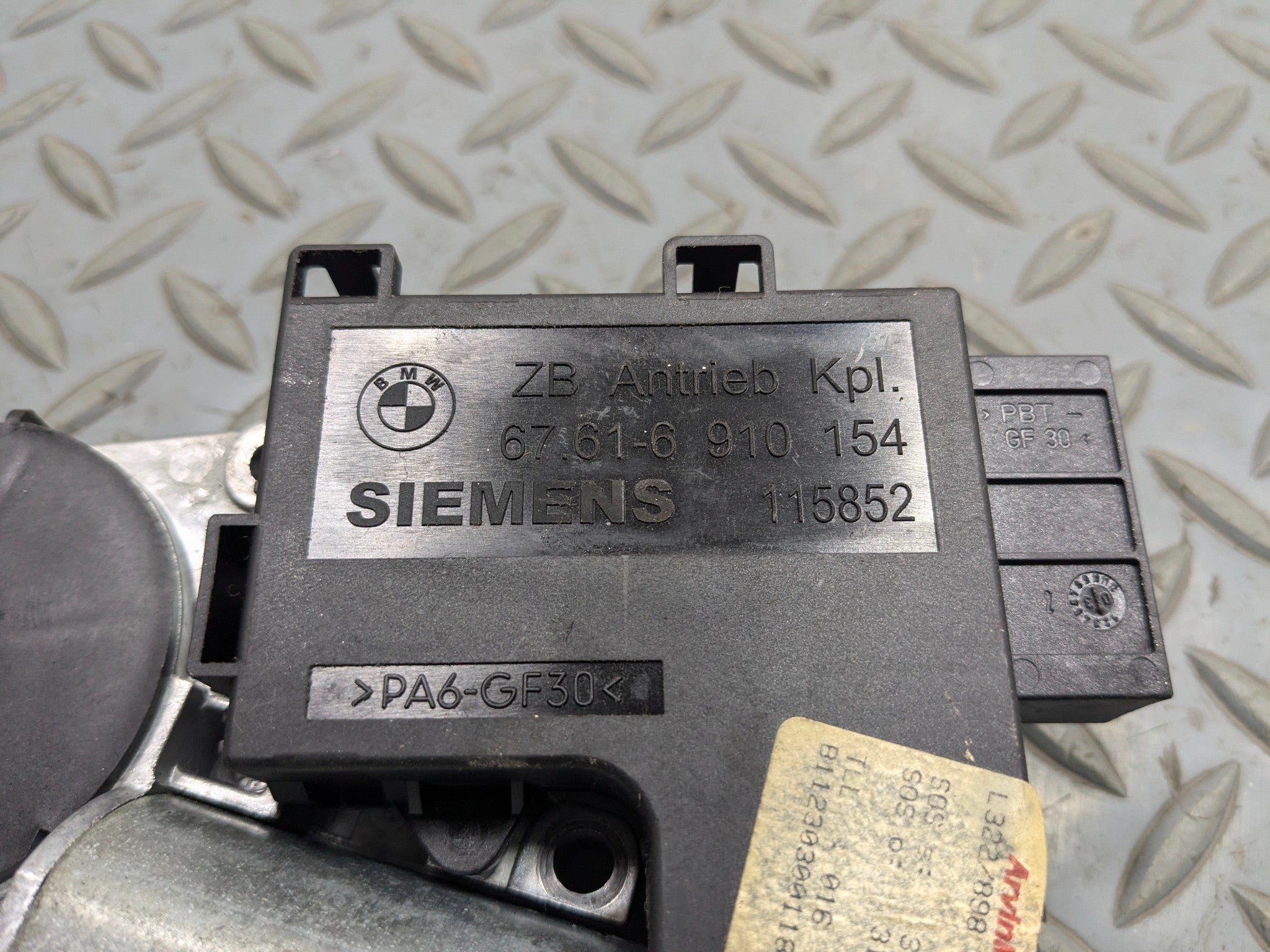 2003 - 2005 LAND ROVER RANGE ROVER OEM SUN ROOF WINDOW GLASS SLIDING POWER MOTOR