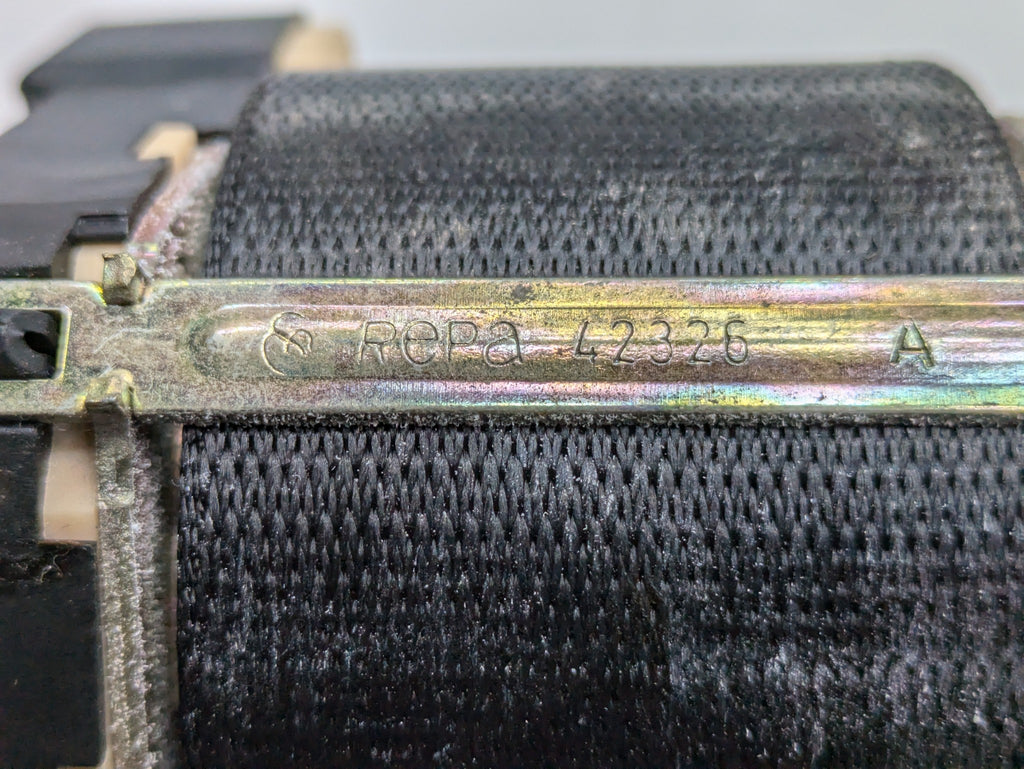 2003 - 2005 LAND ROVER RANGE ROVER OEM SEAT BELT RETRACTOR BLACK REAR LEFT SIDE