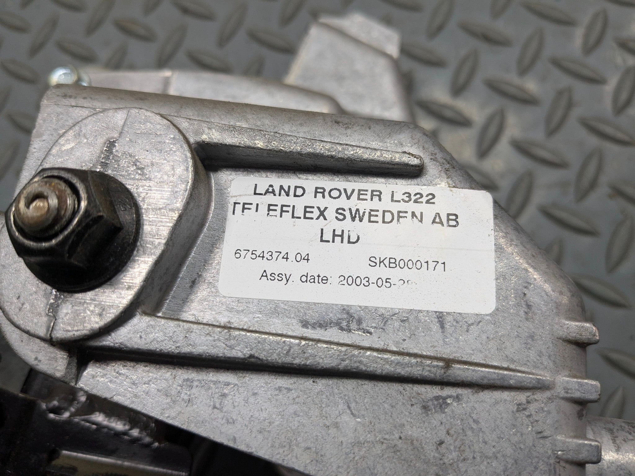 2003 - 2005 LAND ROVER RANGE ROVER OEM FOOT BRAKE PEDAL WITH SUPPORT BRACKET