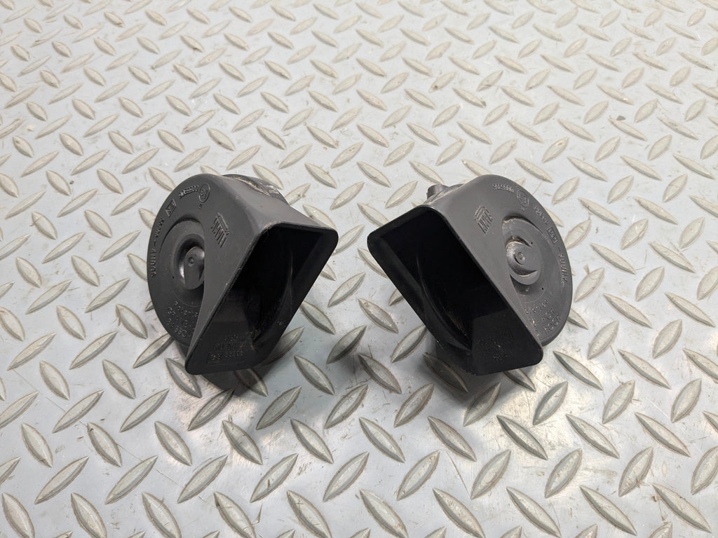 03 - 05 LAND ROVER RANGE ROVER OEM DUAL HORN HIGH AND LOW TONE SIREN SIGNAL SET
