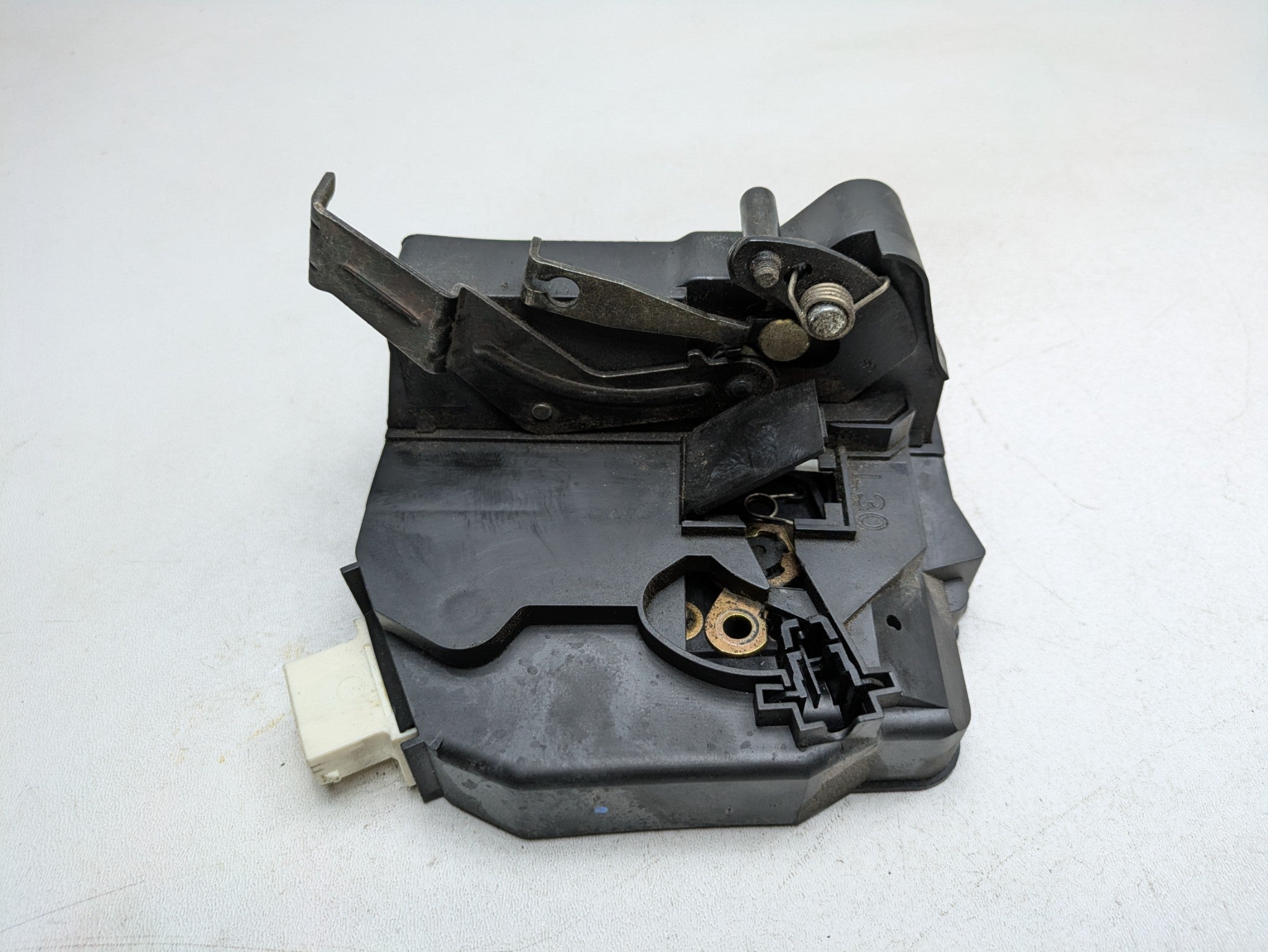 2003 - 2005 LAND ROVER RANGE ROVER OEM DOOR LOCK LATCH ACTUATOR FRONT RIGHT SIDE