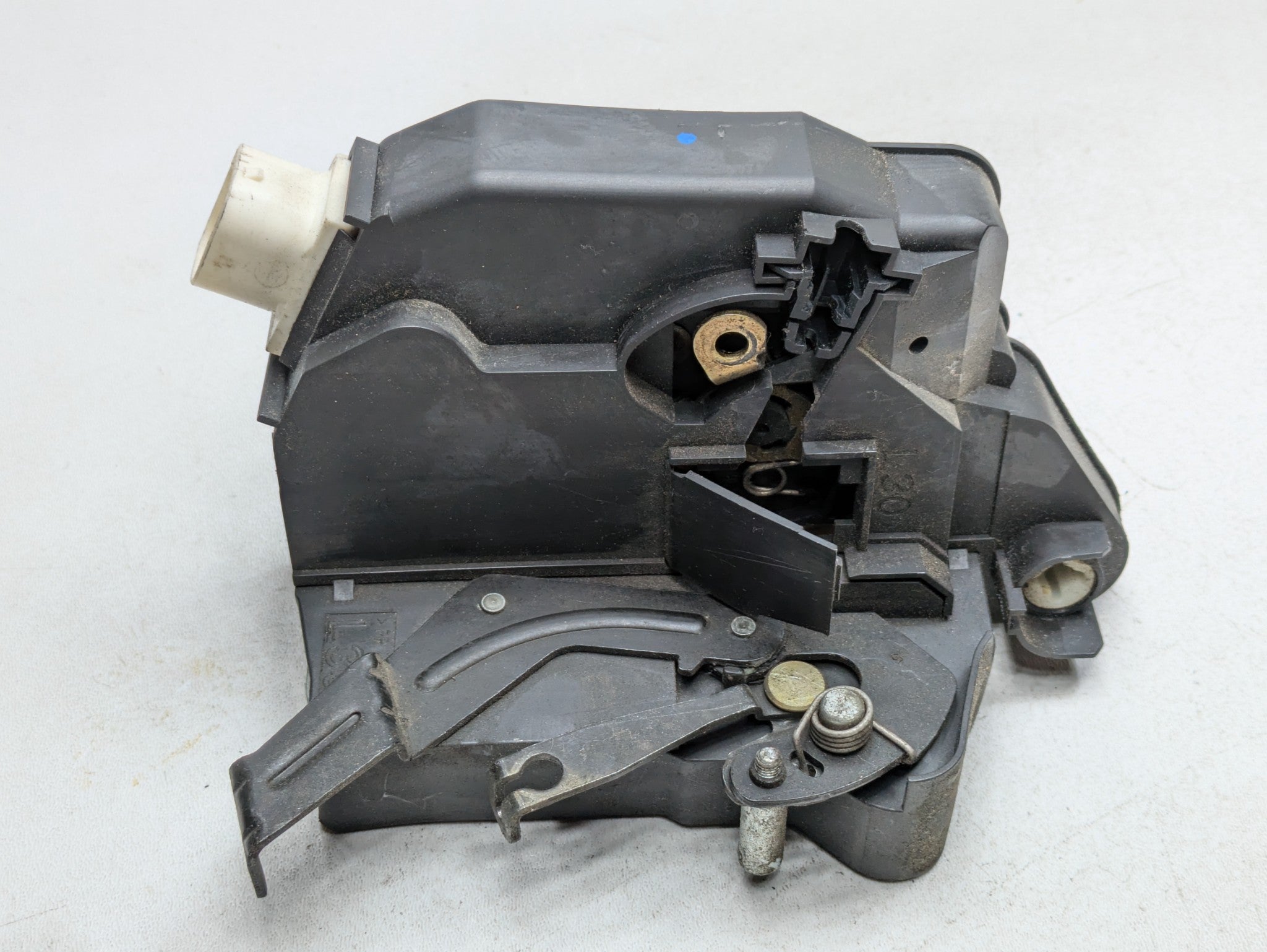2003 - 2005 LAND ROVER RANGE ROVER OEM DOOR LOCK LATCH FRONT LEFT DRIVER SIDE