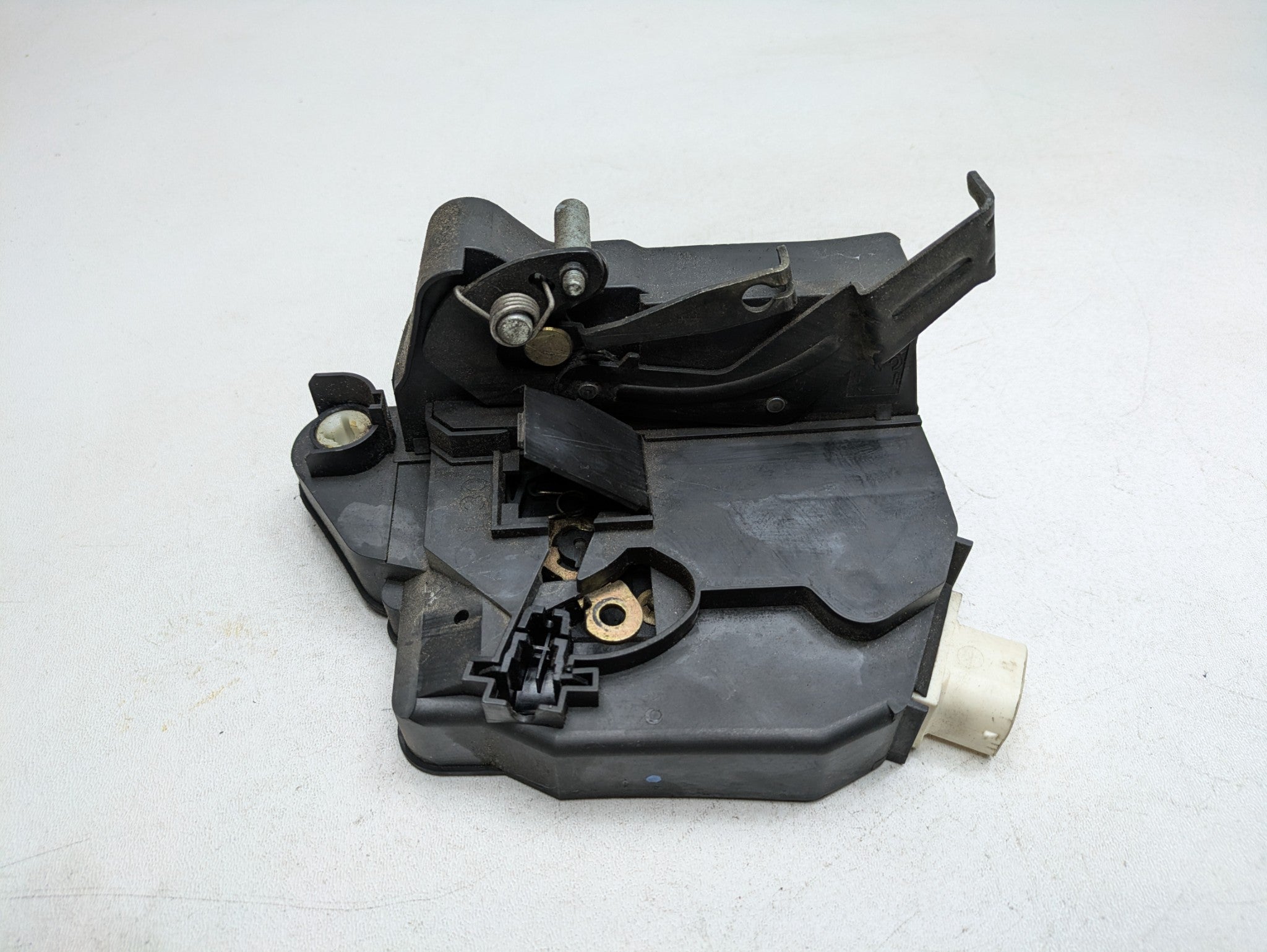 2003 - 2005 LAND ROVER RANGE ROVER OEM DOOR LOCK LATCH FRONT LEFT DRIVER SIDE