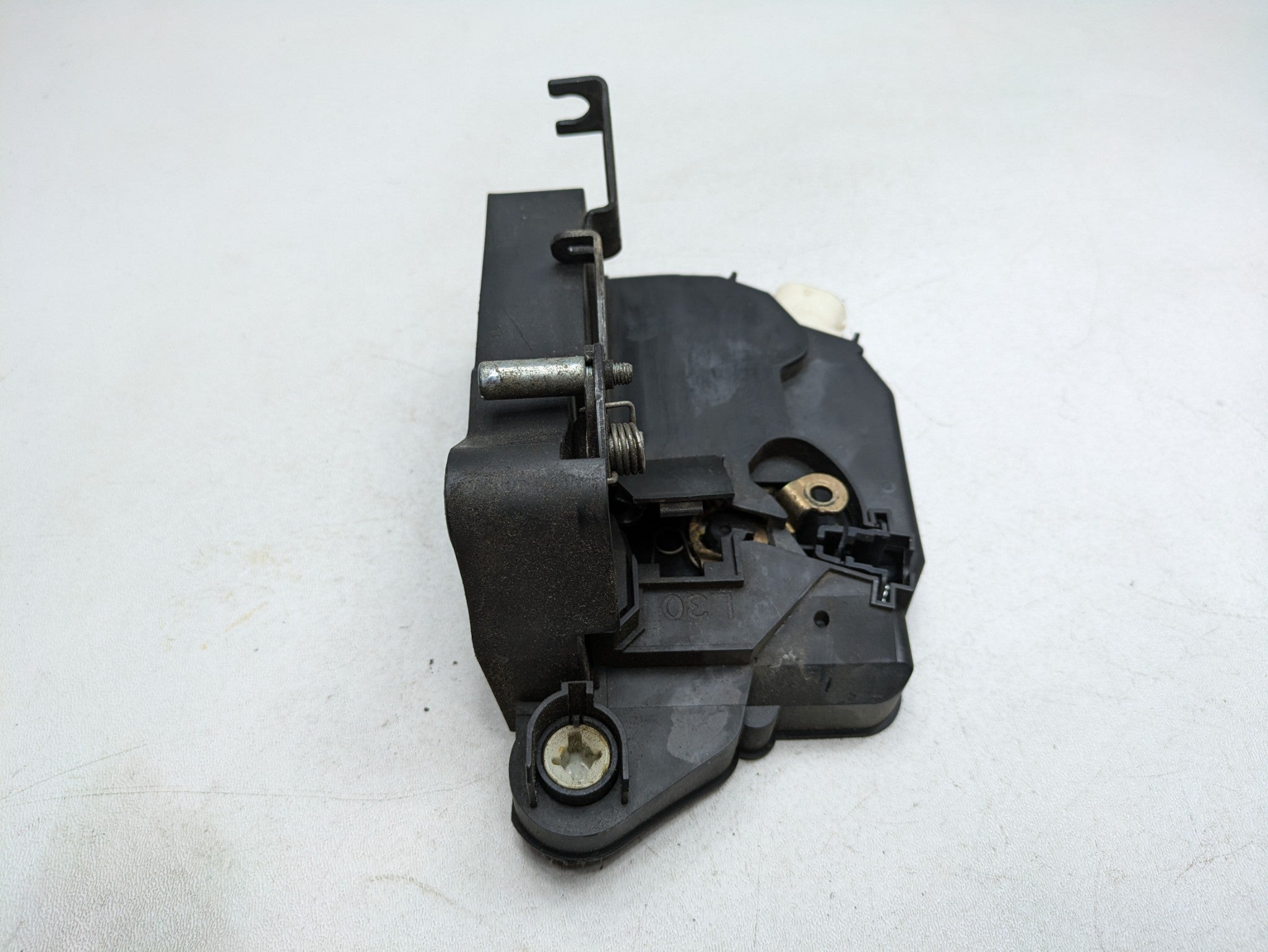 2003 - 2005 LAND ROVER RANGE ROVER OEM DOOR LOCK LATCH FRONT LEFT DRIVER SIDE