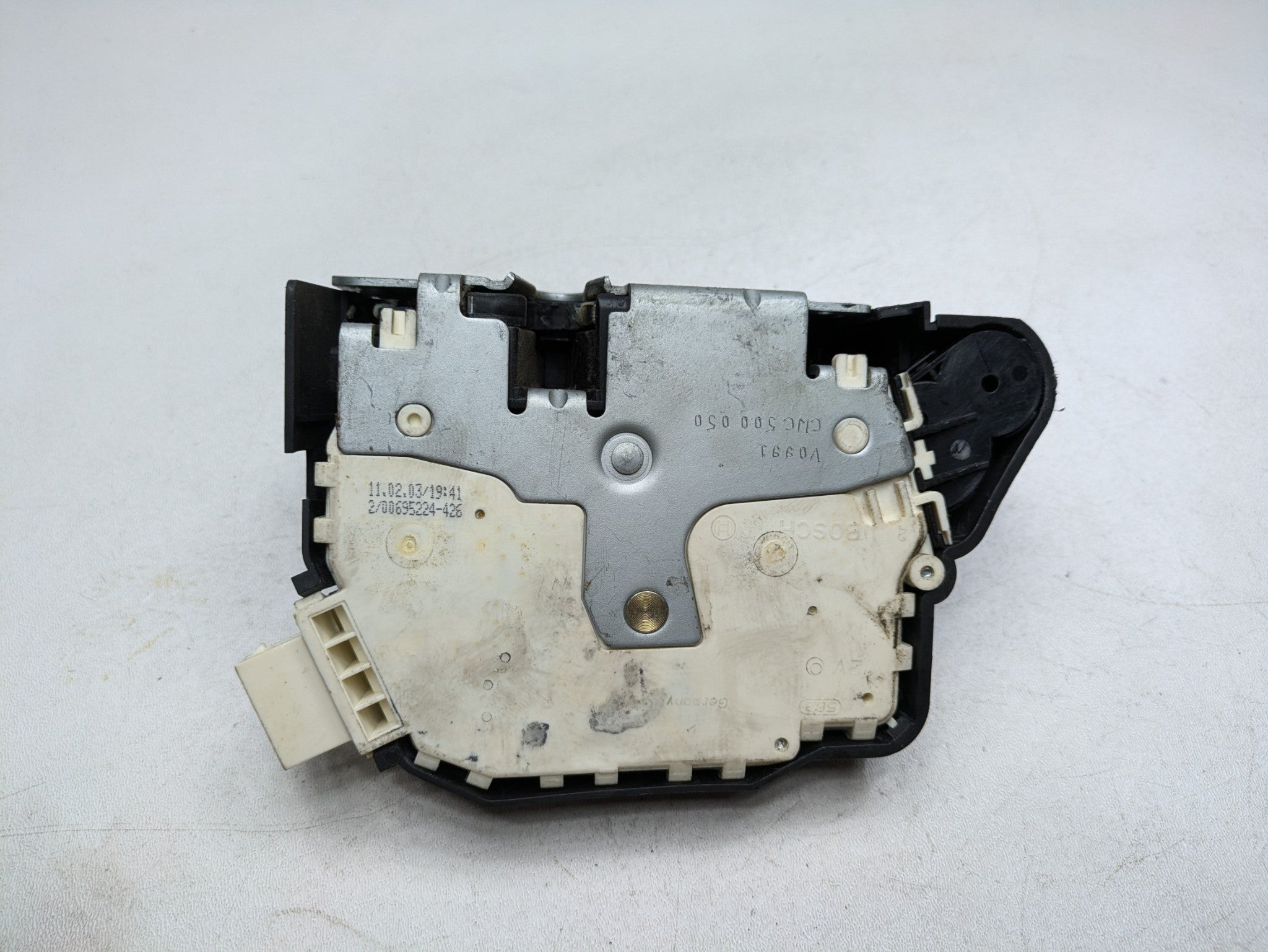 2003 - 2005 LAND ROVER RANGE ROVER OEM DOOR LOCK LATCH FRONT LEFT DRIVER SIDE