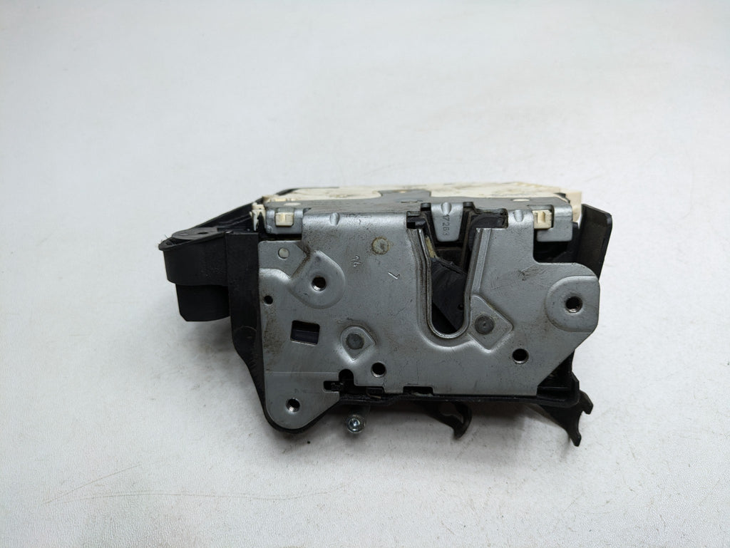 2003 - 2005 LAND ROVER RANGE ROVER OEM DOOR LOCK LATCH FRONT LEFT DRIVER SIDE