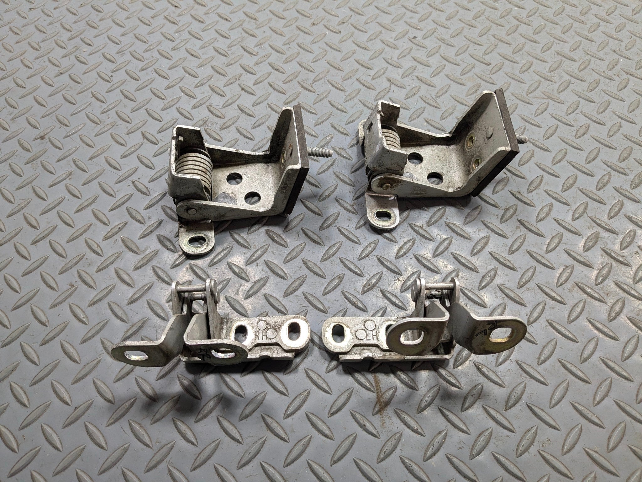 03 - 05 LAND ROVER RANGE ROVER OEM TAILGATE TRUNK HINGE SET REAR UPPER AND LOWER