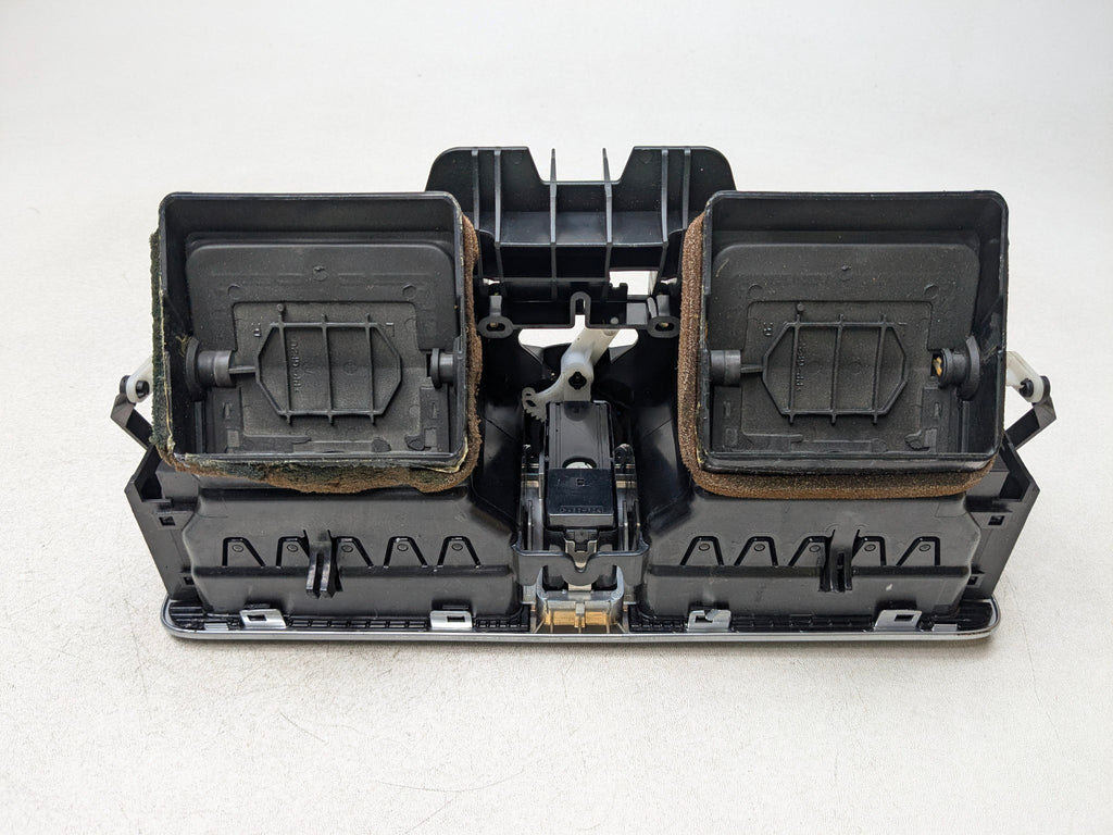 03 - 05 LAND ROVER RANGE ROVER OEM AC HEATER AIR VENT CENTER DASH WITH SWITCH