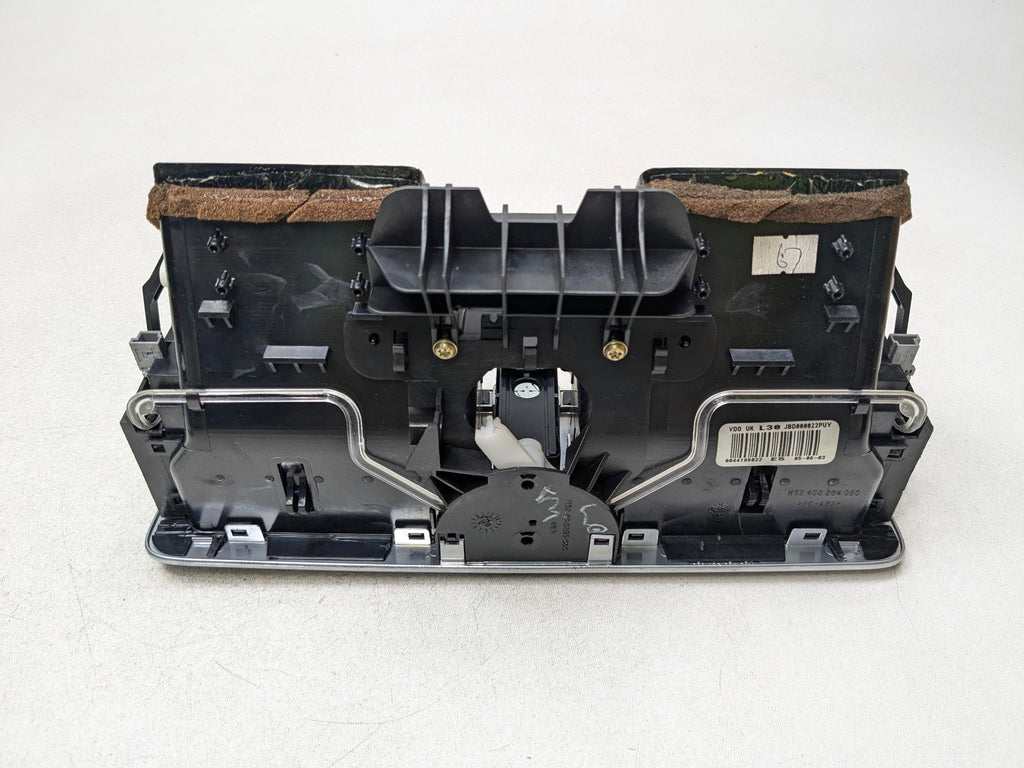 03 - 05 LAND ROVER RANGE ROVER OEM AC HEATER AIR VENT CENTER DASH WITH SWITCH