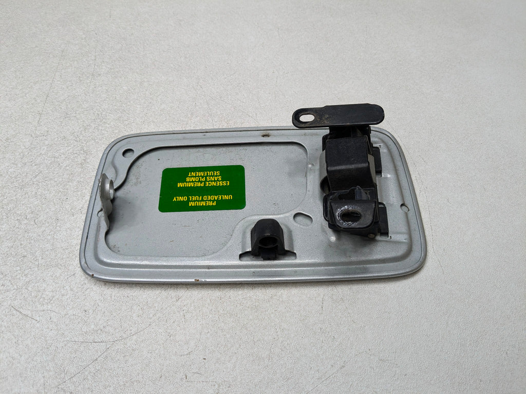 2003 - 2005 LAND ROVER RANGE ROVER OEM GAS FUEL TANK DOOR FILLER DOOR LID COVER
