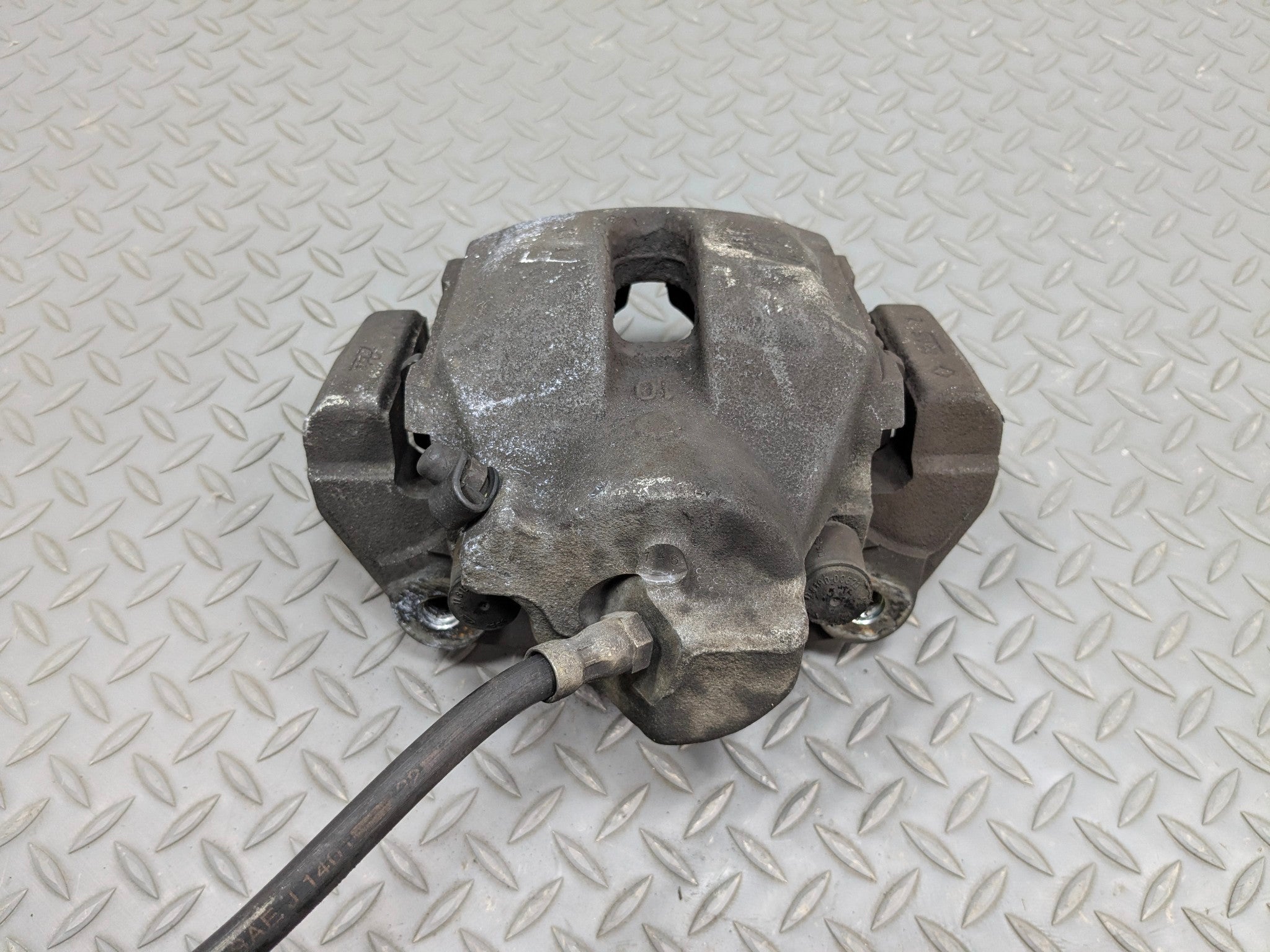 2003 - 2005 LAND ROVER RANGE ROVER OEM BRAKE CALIPER ASSEMBLY FRONT RIGHT SIDE