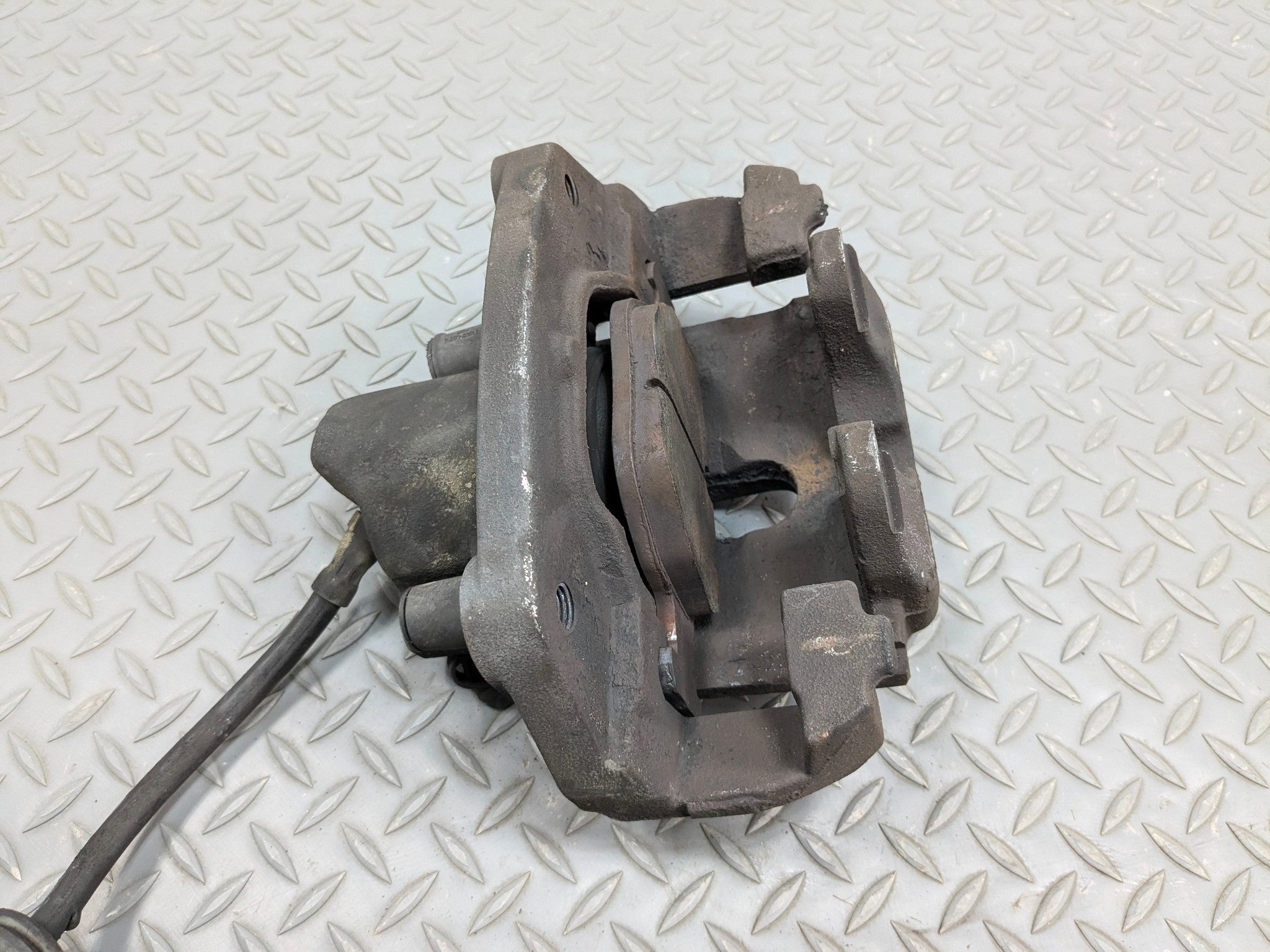 2003 - 2005 LAND ROVER RANGE ROVER OEM BRAKE CALIPER ASSEMBLY FRONT RIGHT SIDE