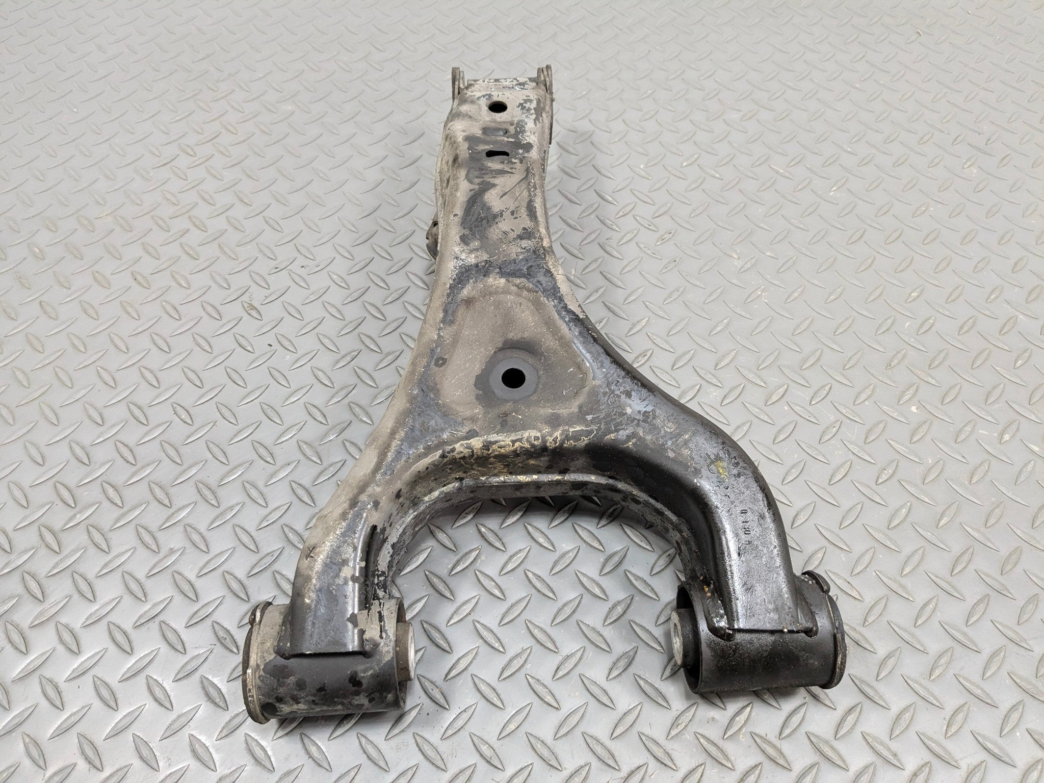 03 - 05 LAND ROVER RANGE ROVER OEM UPPER CONTROL ARM REAR RIGHT PASSENGER SIDE