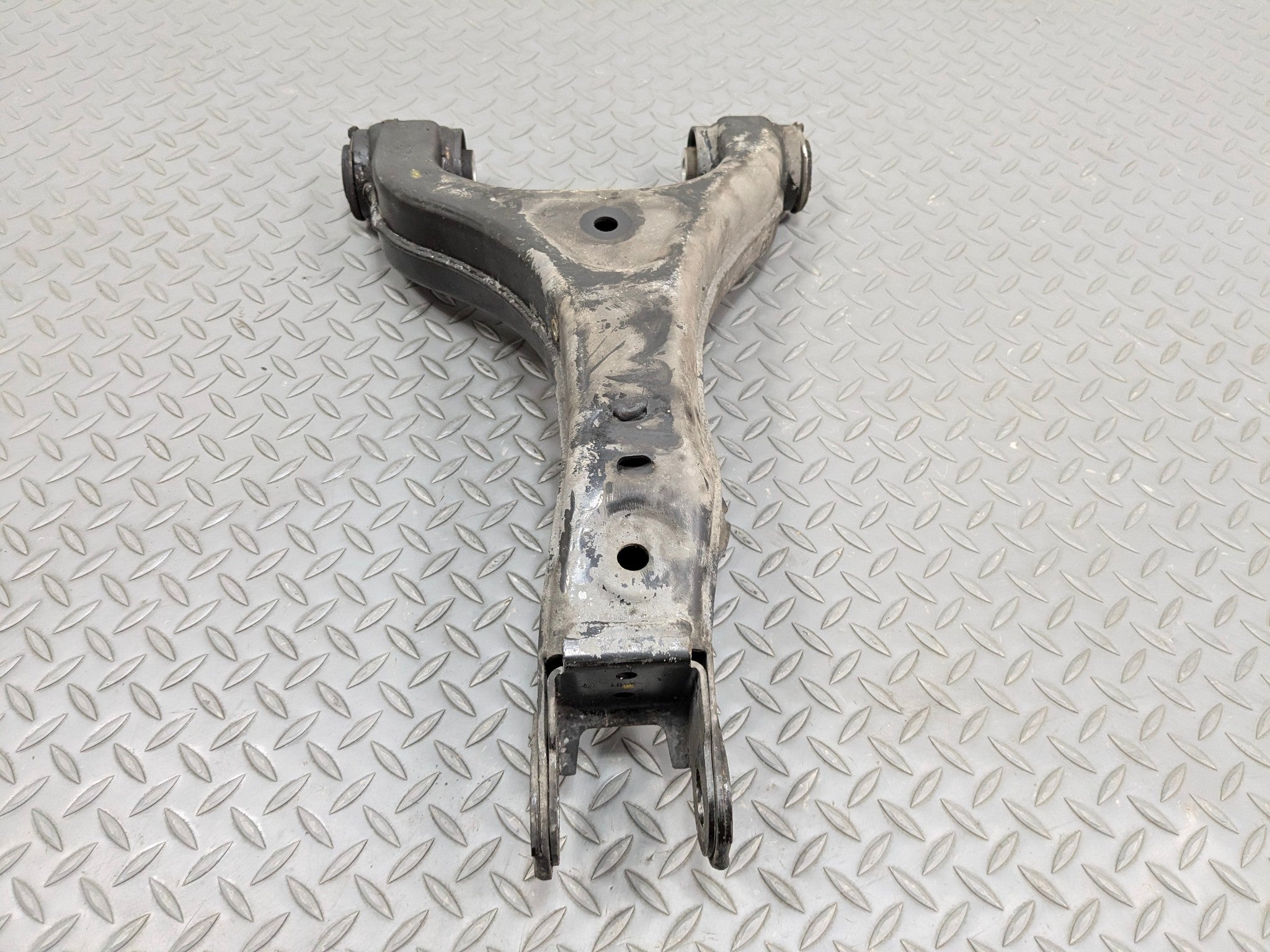 03 - 05 LAND ROVER RANGE ROVER OEM UPPER CONTROL ARM REAR RIGHT PASSENGER SIDE