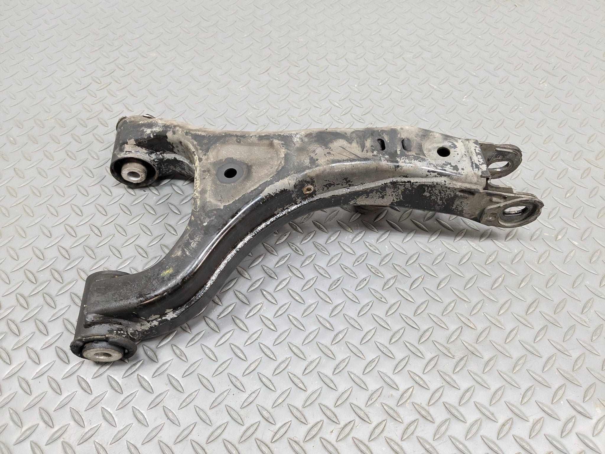 03 - 05 LAND ROVER RANGE ROVER OEM UPPER CONTROL ARM REAR RIGHT PASSENGER SIDE