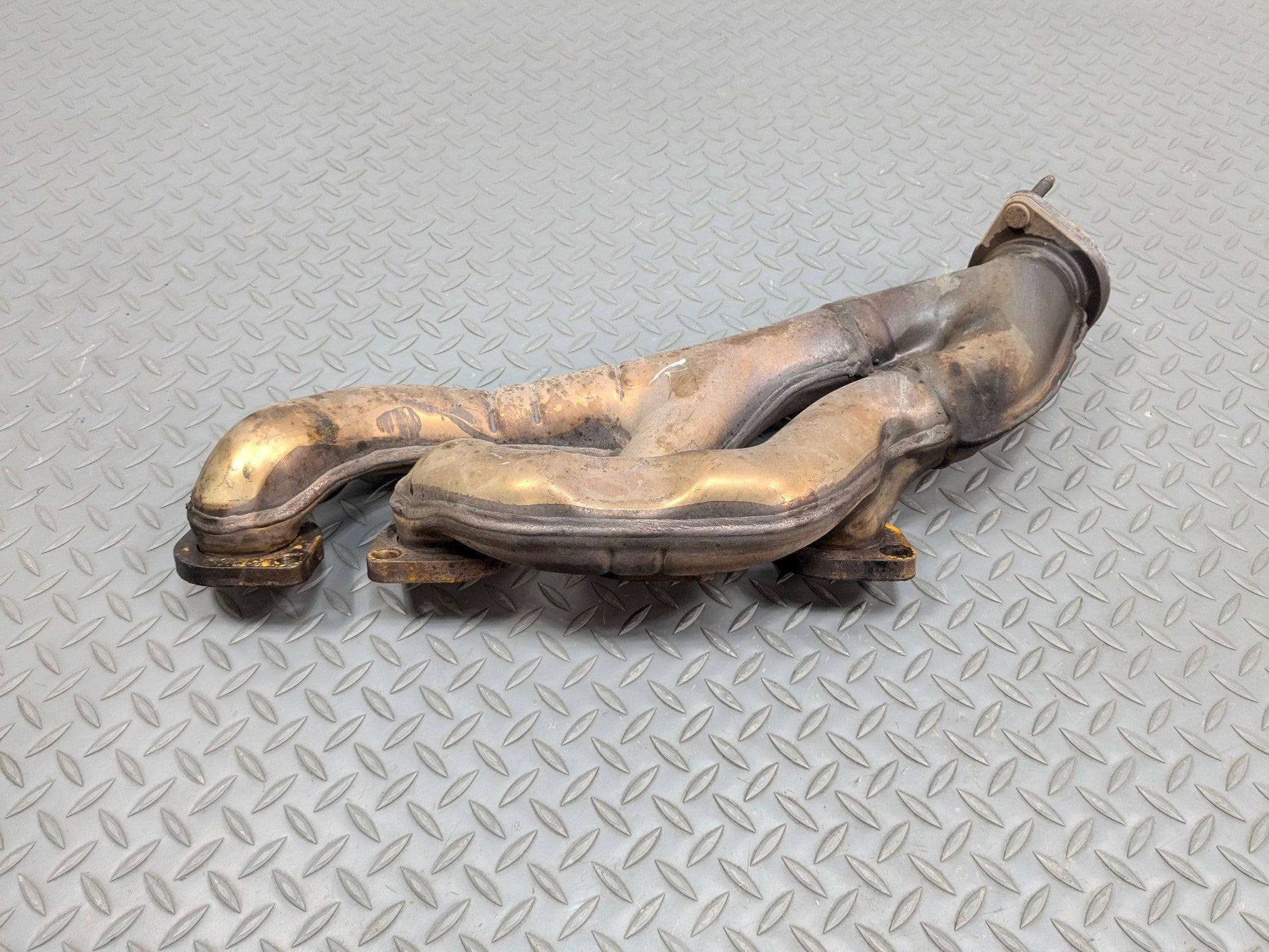 2003 - 2005 LAND ROVER RANGE ROVER OEM EXHAUST MANIFOLD RIGHT PASSENGER SIDE