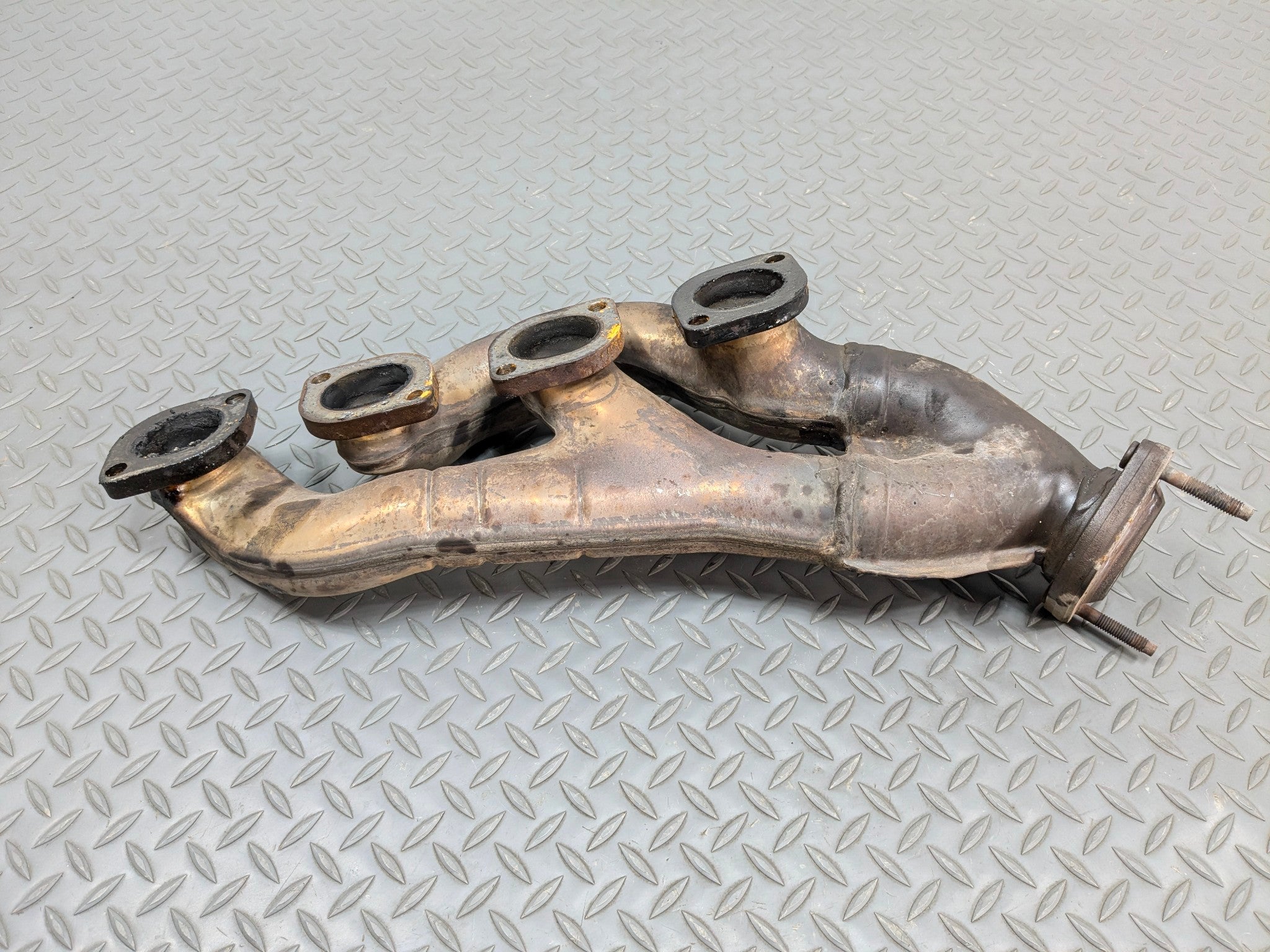 2003 - 2005 LAND ROVER RANGE ROVER OEM EXHAUST MANIFOLD RIGHT PASSENGER SIDE