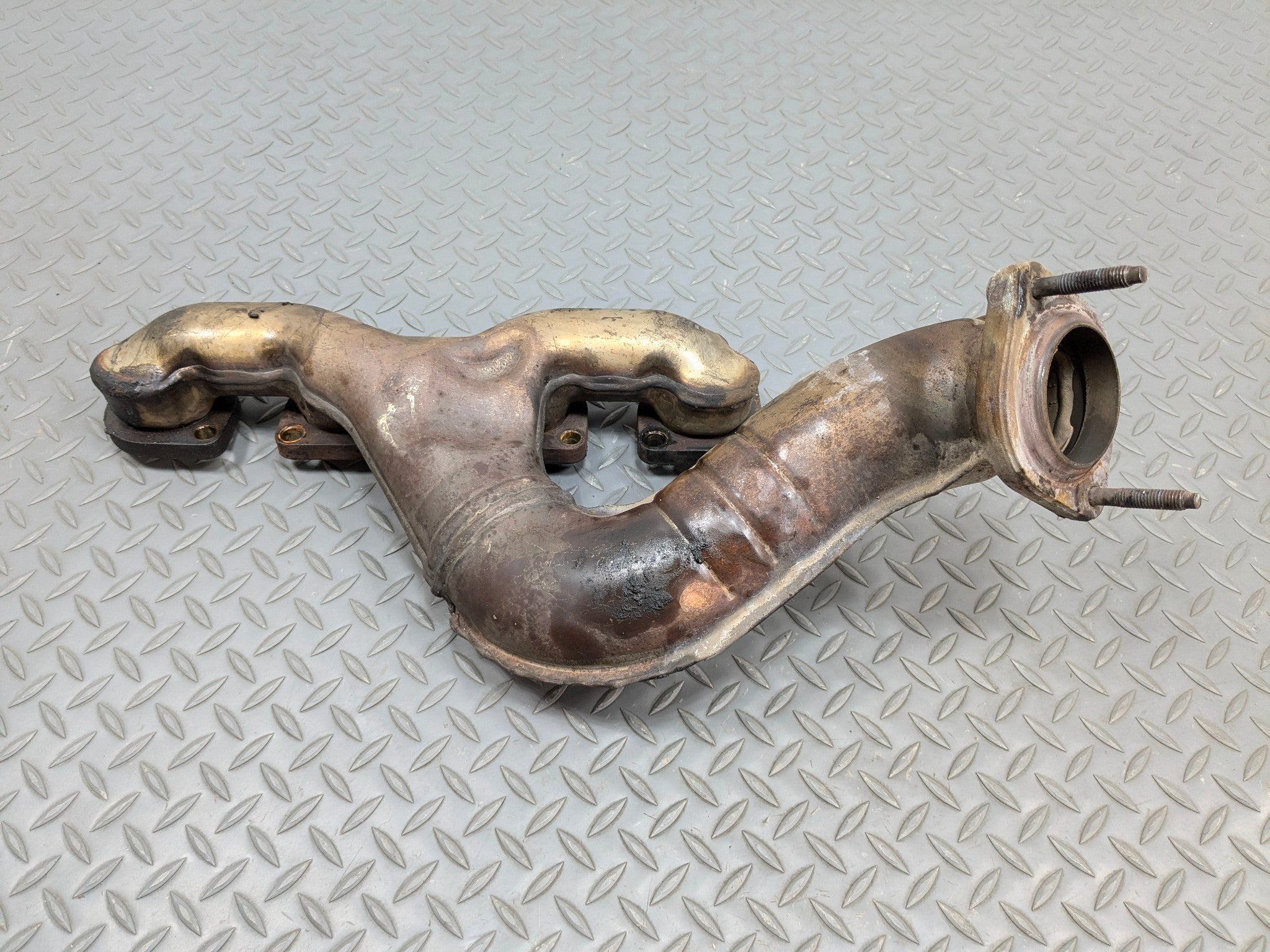 2003 - 2005 LAND ROVER RANGE ROVER OEM EXHAUST MANIFOLD LEFT DRIVER SIDE