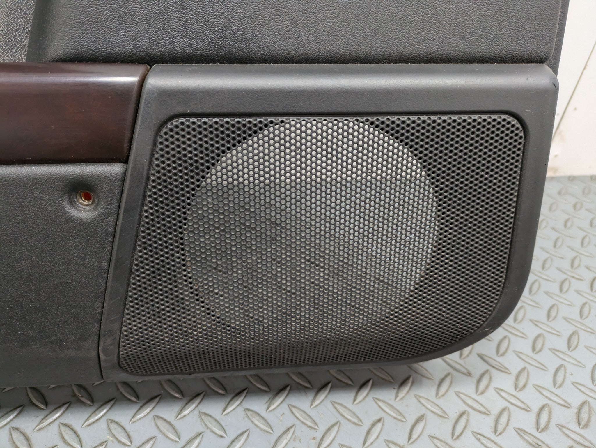 2003 - 2005 LAND ROVER RANGE ROVER OEM INTERIOR DOOR TRIM PANEL FRONT LEFT SIDE