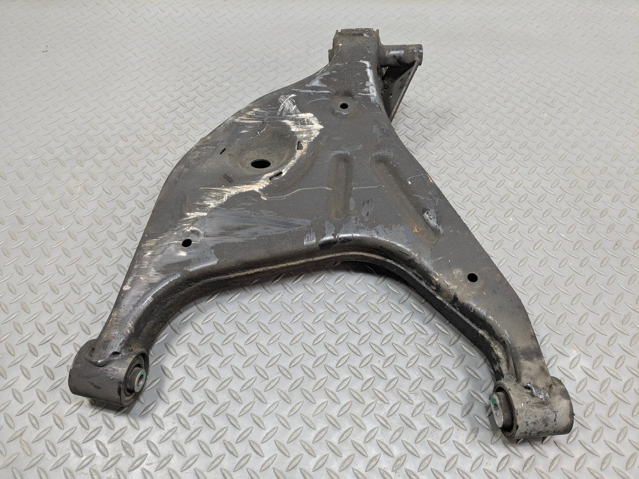 03 - 05 LAND ROVER RANGE ROVER OEM REAR RIGHT PASSENGER SIDE LOWER CONTROL ARM