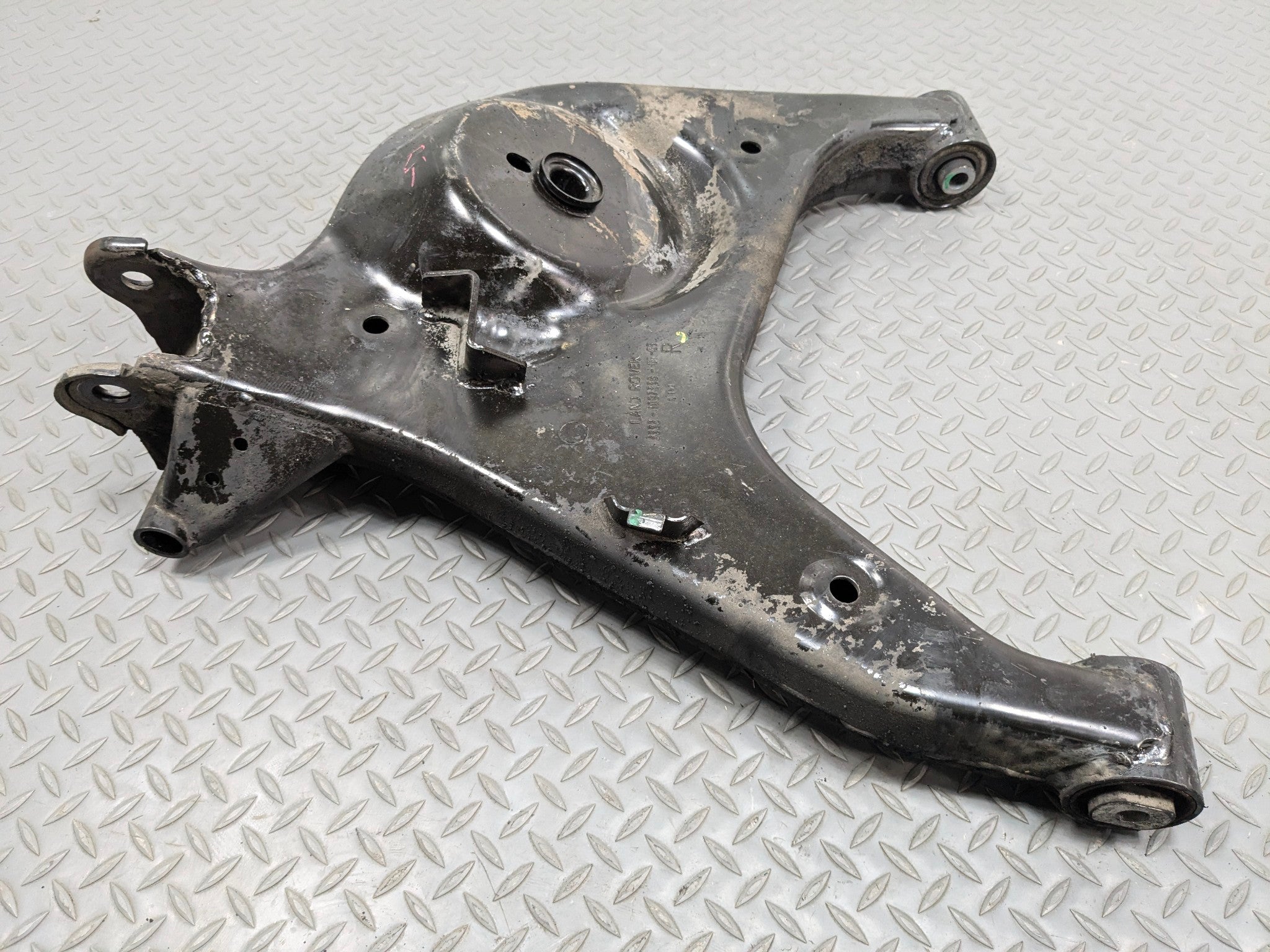03 - 05 LAND ROVER RANGE ROVER OEM REAR RIGHT PASSENGER SIDE LOWER CONTROL ARM