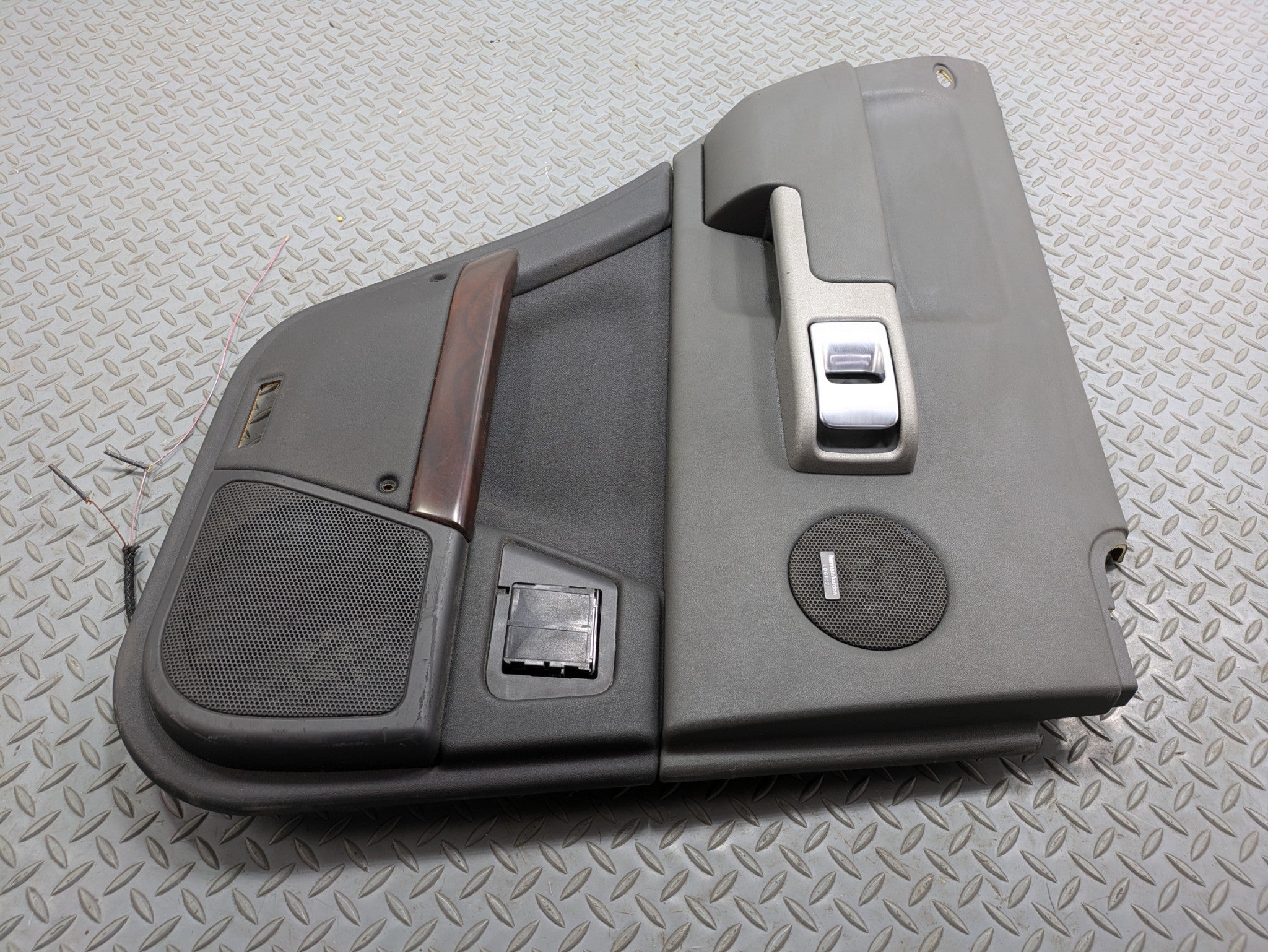 2003 - 2005 LAND ROVER RANGE ROVER OEM INTERIOR DOOR TRIM PANEL REAR LEFT SIDE