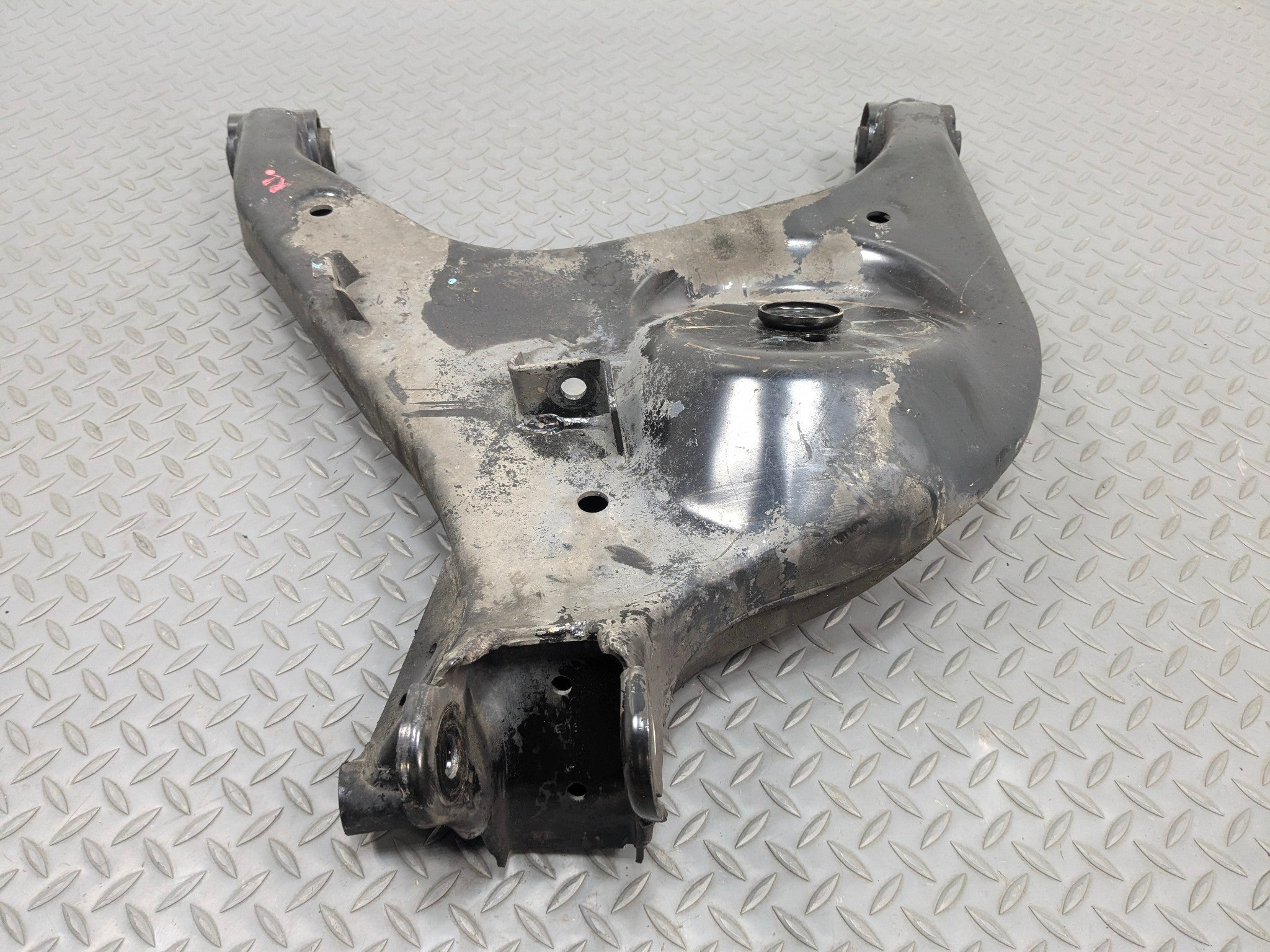 2003 - 2005 LAND ROVER RANGE ROVER OEM LOWER CONTROL ARM REAR LEFT DRIVER SIDE