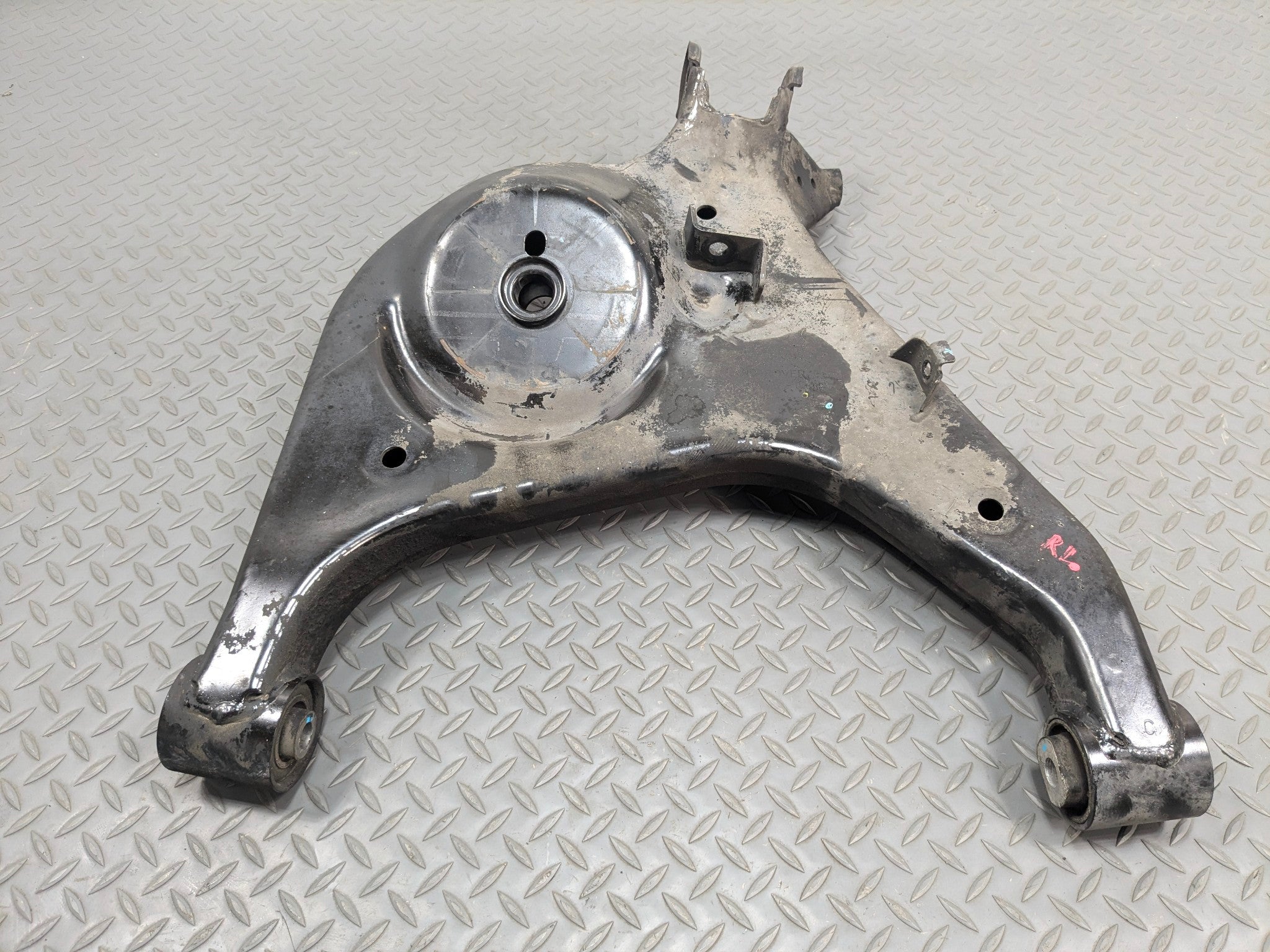 2003 - 2005 LAND ROVER RANGE ROVER OEM LOWER CONTROL ARM REAR LEFT DRIVER SIDE