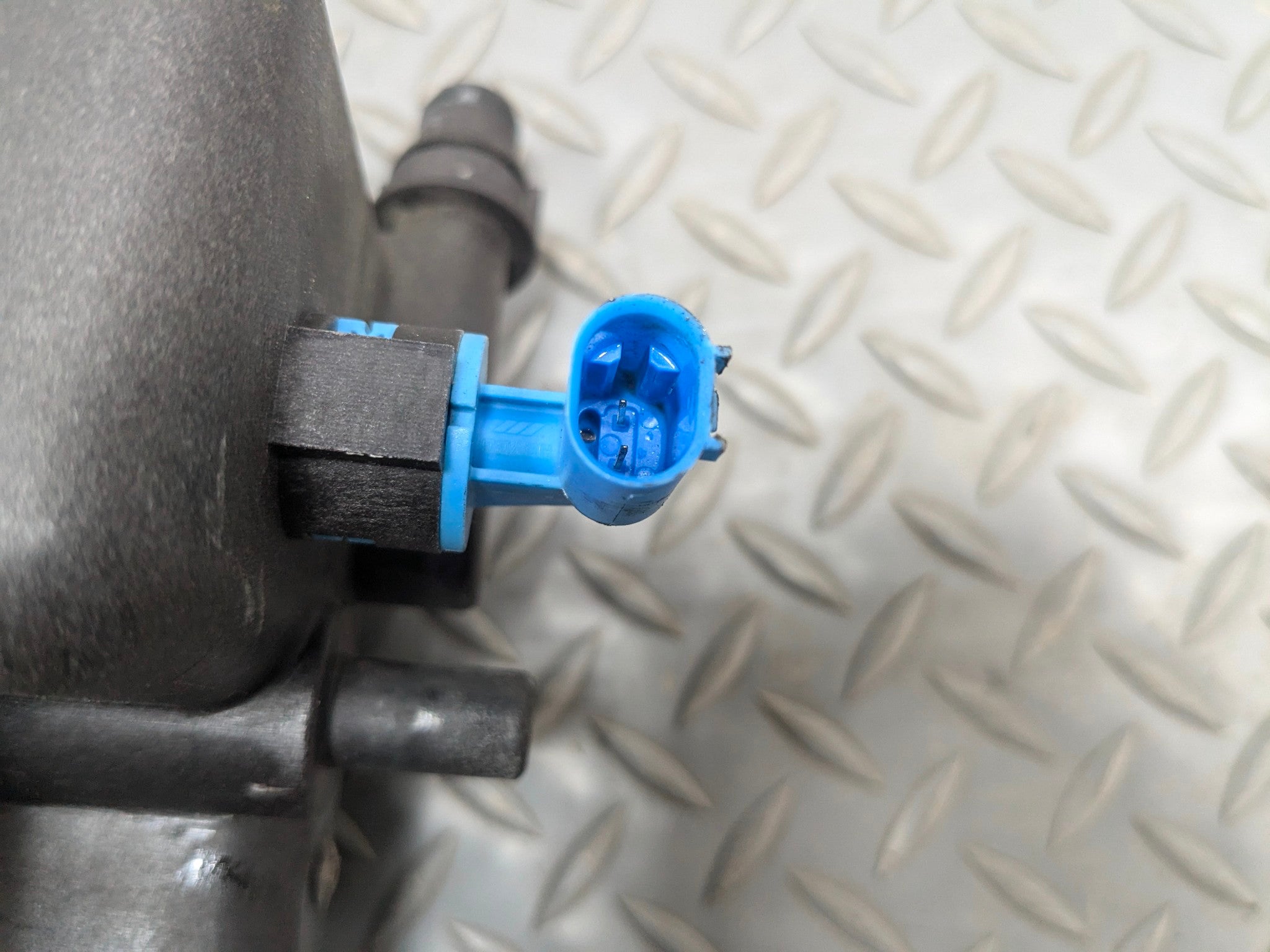 2003 - 2005 LAND ROVER RANGE ROVER OEM COOLANT RECOVERY BOTTLE RESERVOIR TANK