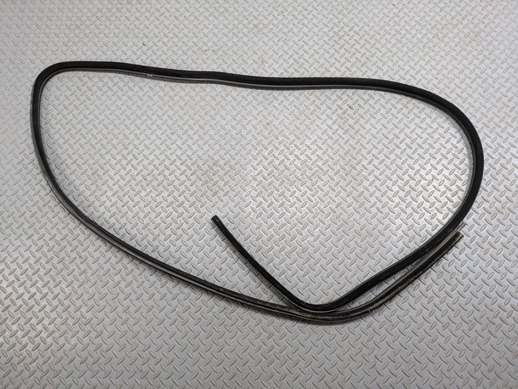 03 - 2005 LAND ROVER RANGE ROVER OEM DOOR SEAL WEATHER STRIPPING FRONT LEFT SIDE