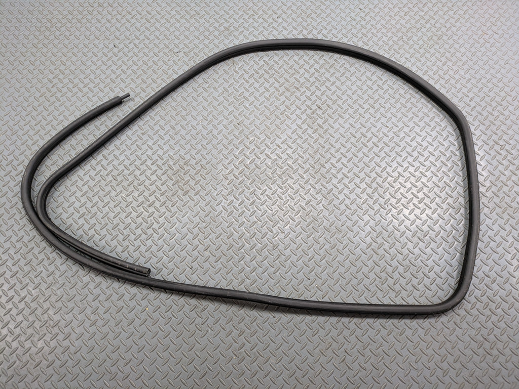 03 - 2005 LAND ROVER RANGE ROVER OEM DOOR SEAL WEATHER STRIPPING FRONT LEFT SIDE