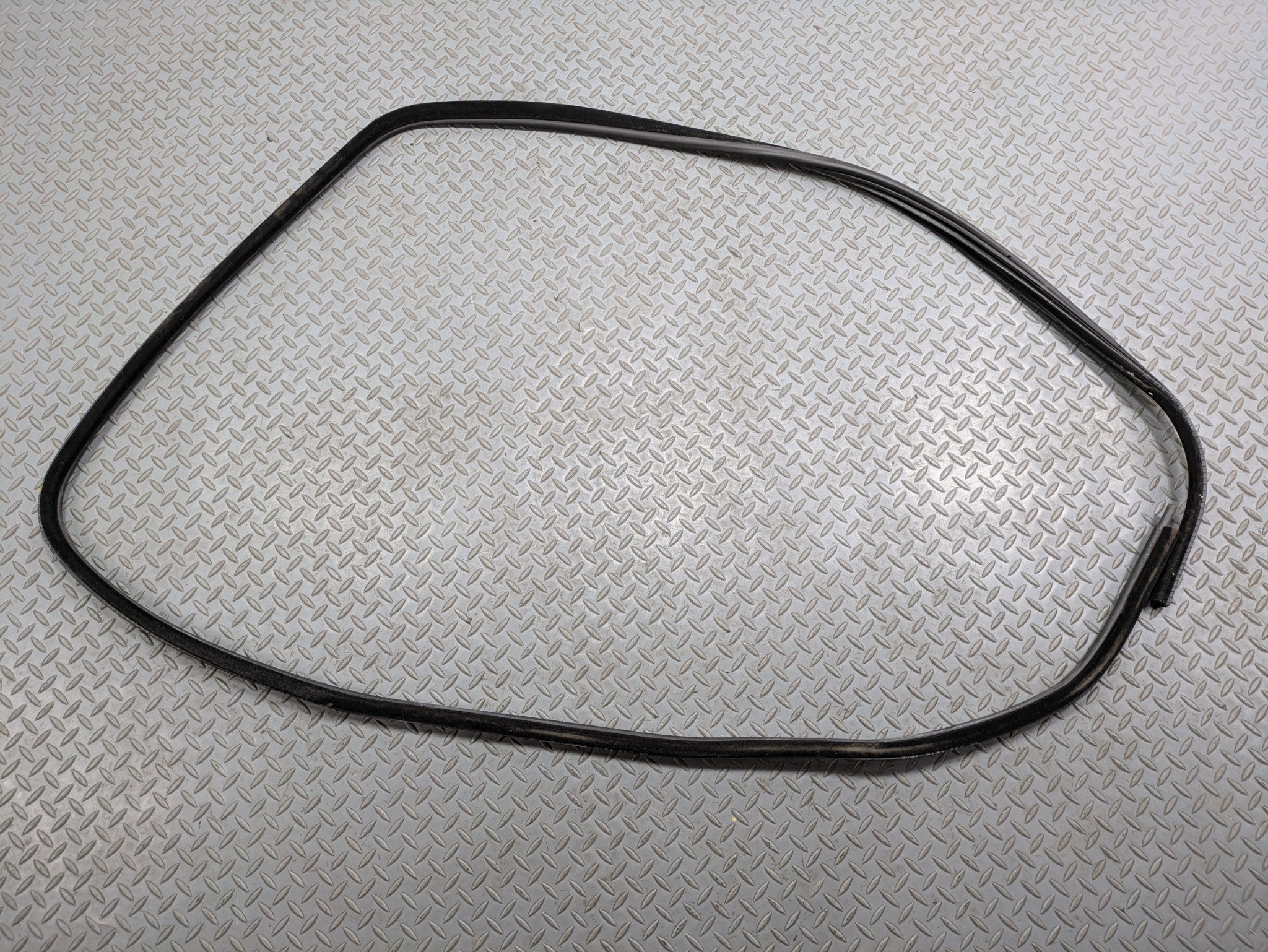 03 - 2005 LAND ROVER RANGE ROVER OEM DOOR SEAL WEATHER STRIPPING REAR LEFT SIDE