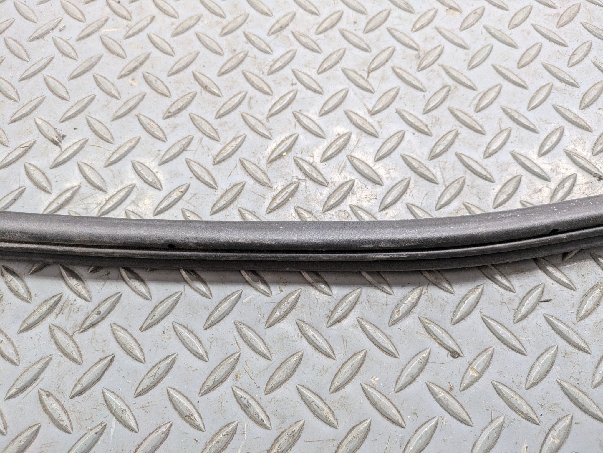 03 - 2005 LAND ROVER RANGE ROVER OEM DOOR SEAL WEATHER STRIPPING REAR LEFT SIDE