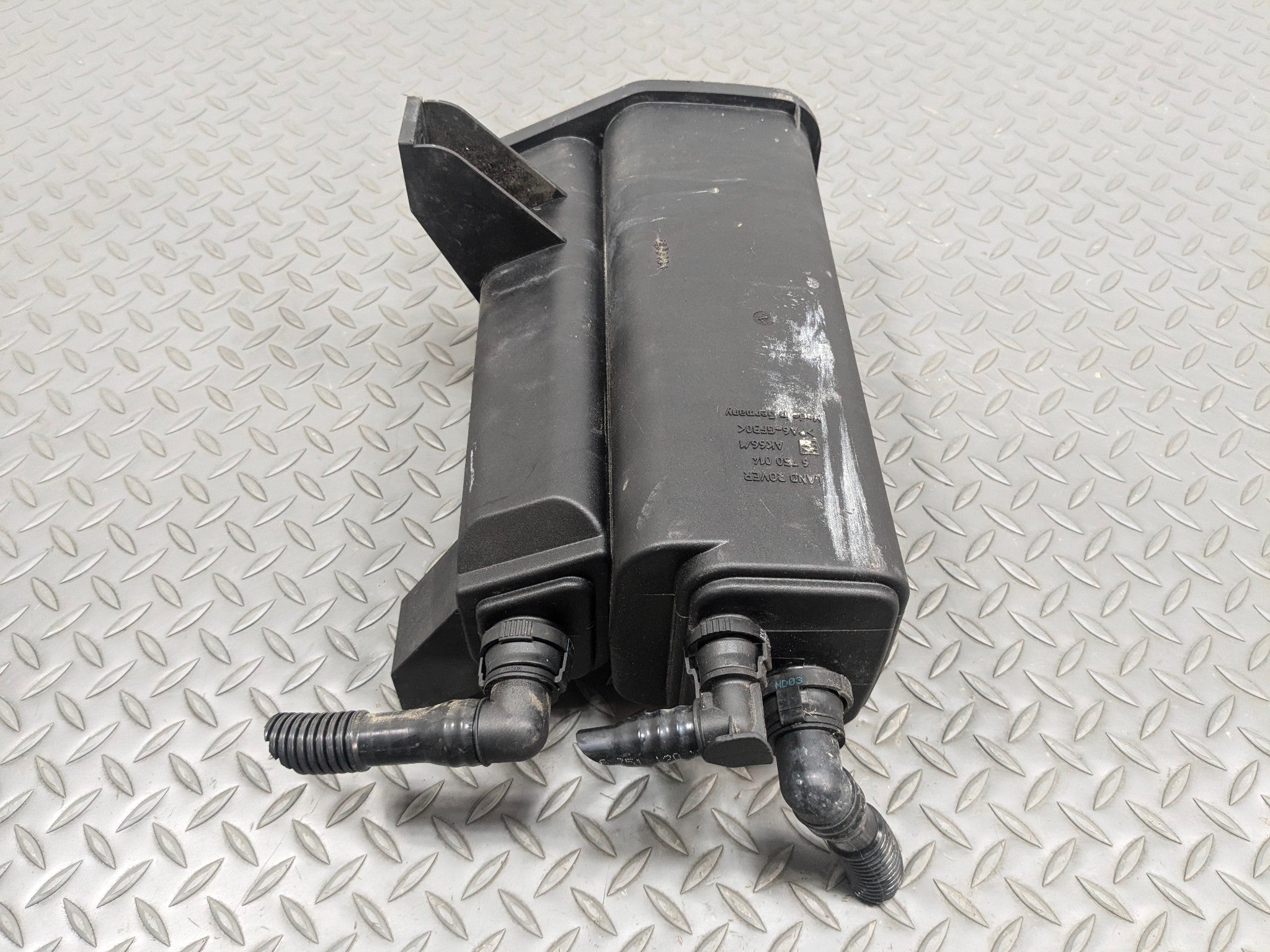 2003 - 2005 LAND ROVER RANGE ROVER OEM FUEL VAPOR EVAPORATOR CHARCOAL CANISTER