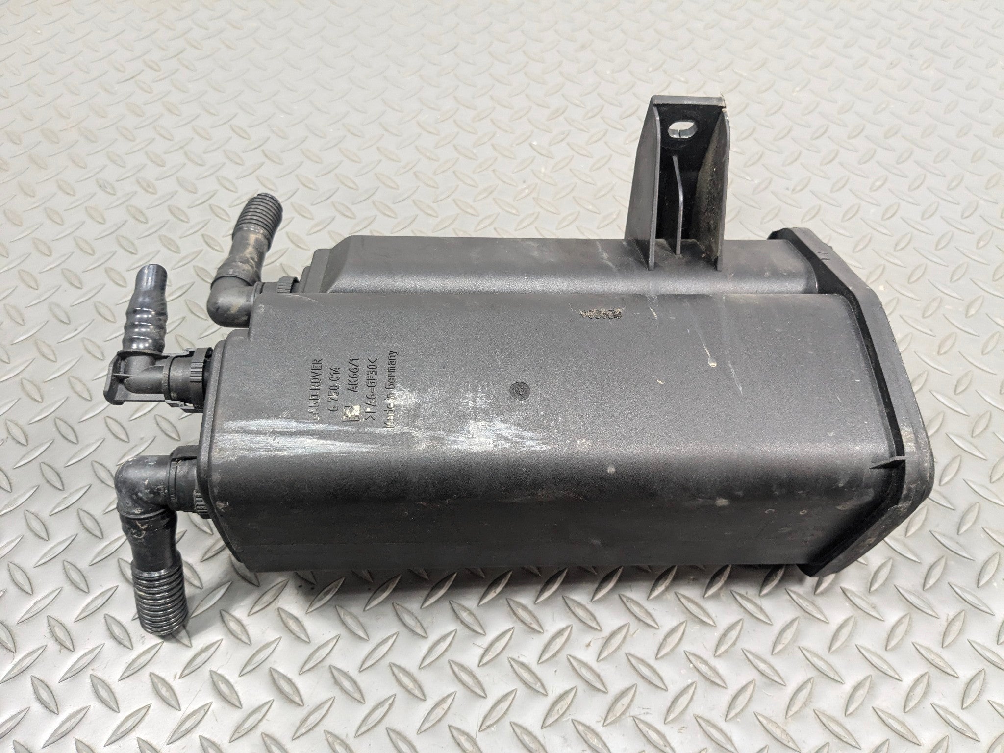 2003 - 2005 LAND ROVER RANGE ROVER OEM FUEL VAPOR EVAPORATOR CHARCOAL CANISTER